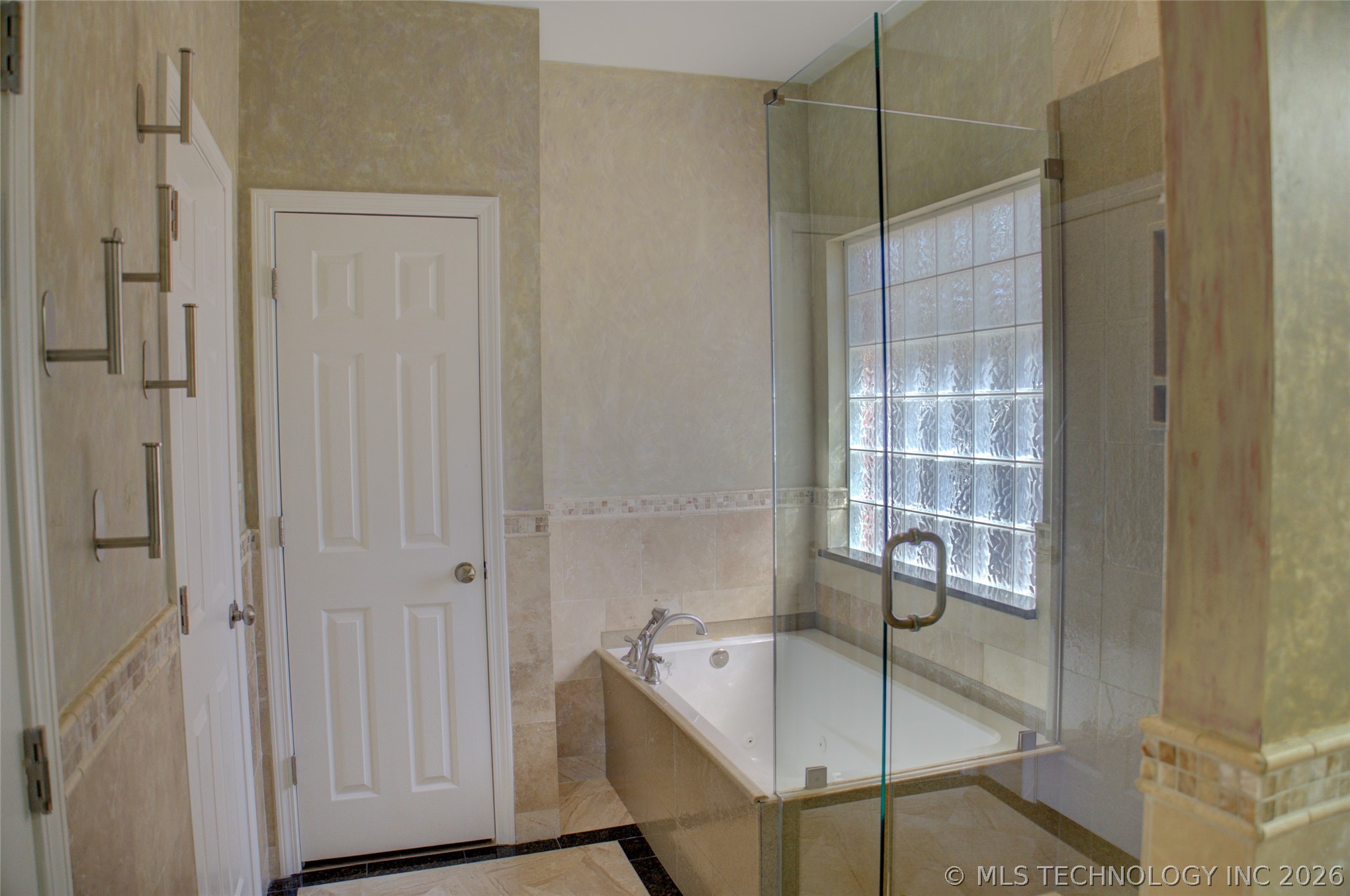 10305 E 90th Street North Property Photo 44