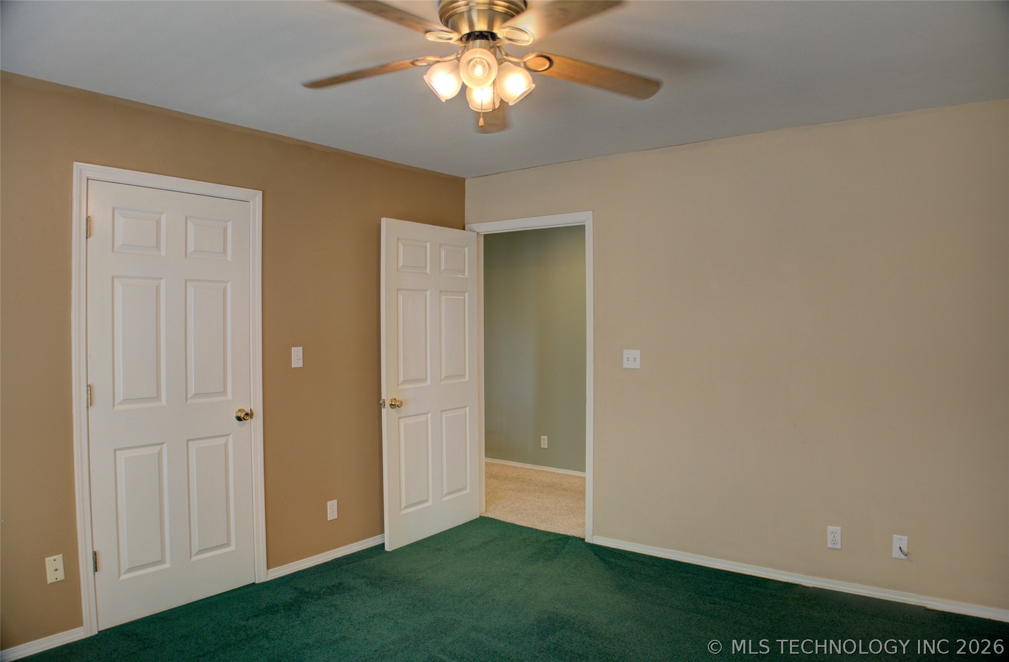 10305 E 90th Street North Property Photo 55