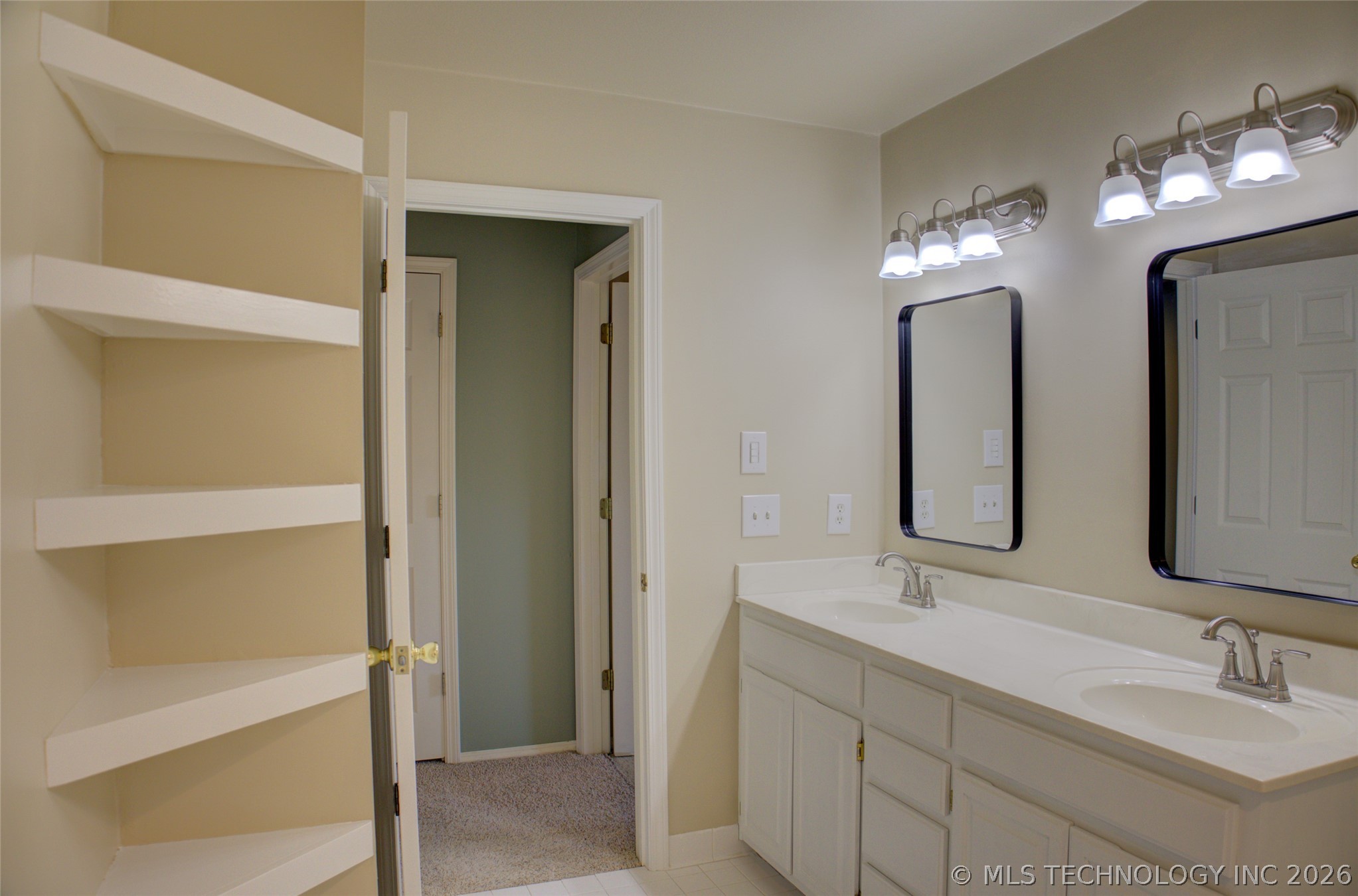 10305 E 90th Street North Property Photo 64