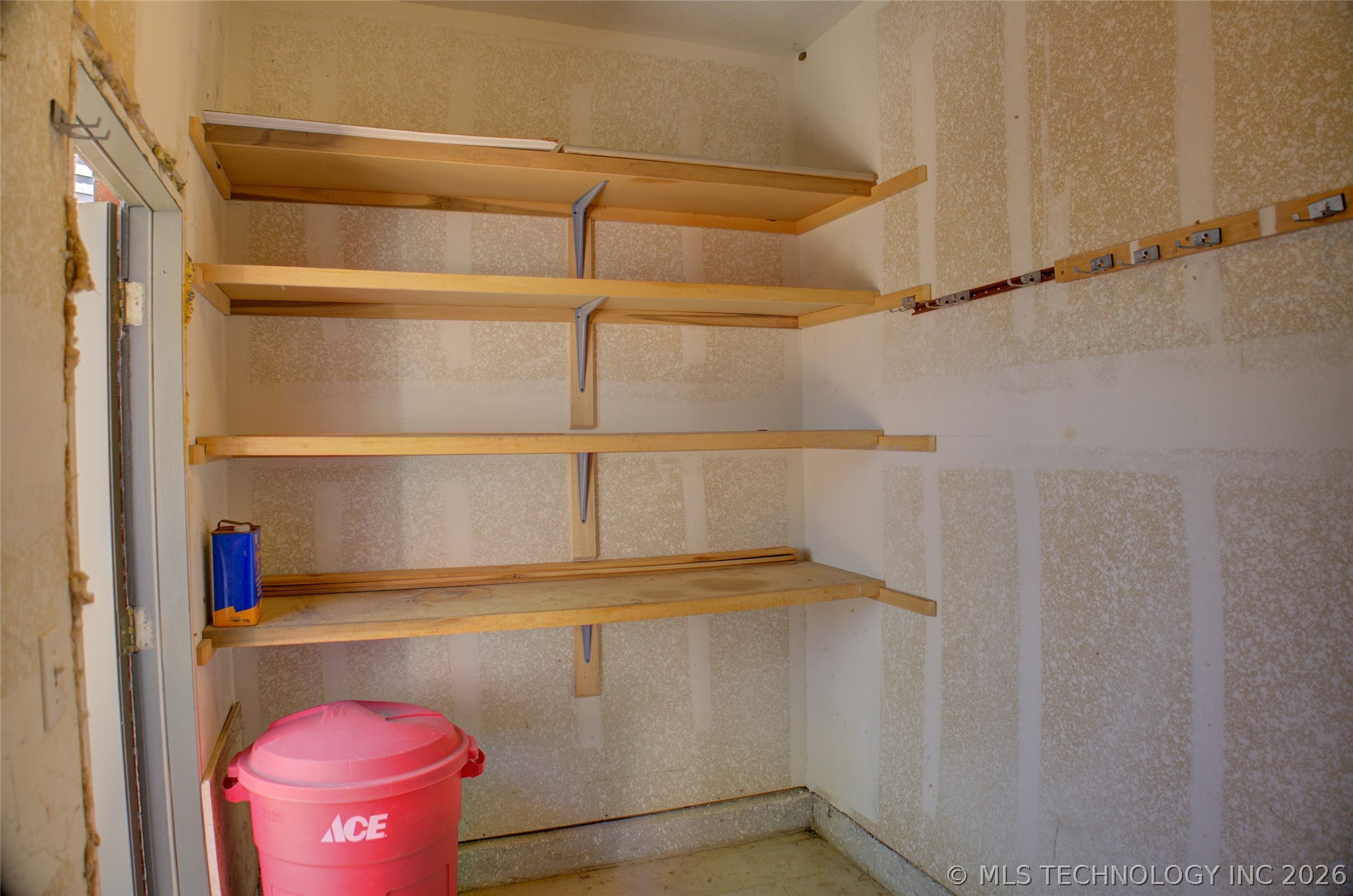 10305 E 90th Street North Property Photo 79