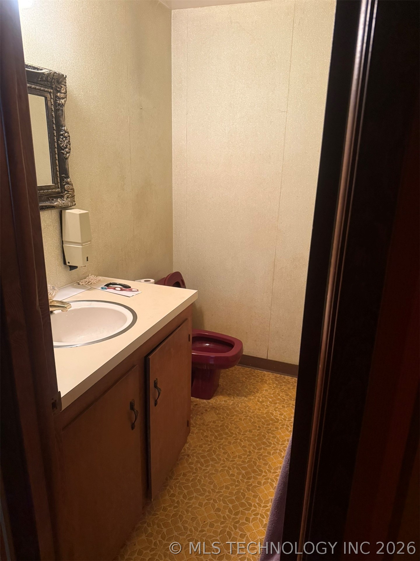 912 W Cedar Street Property Photo 27