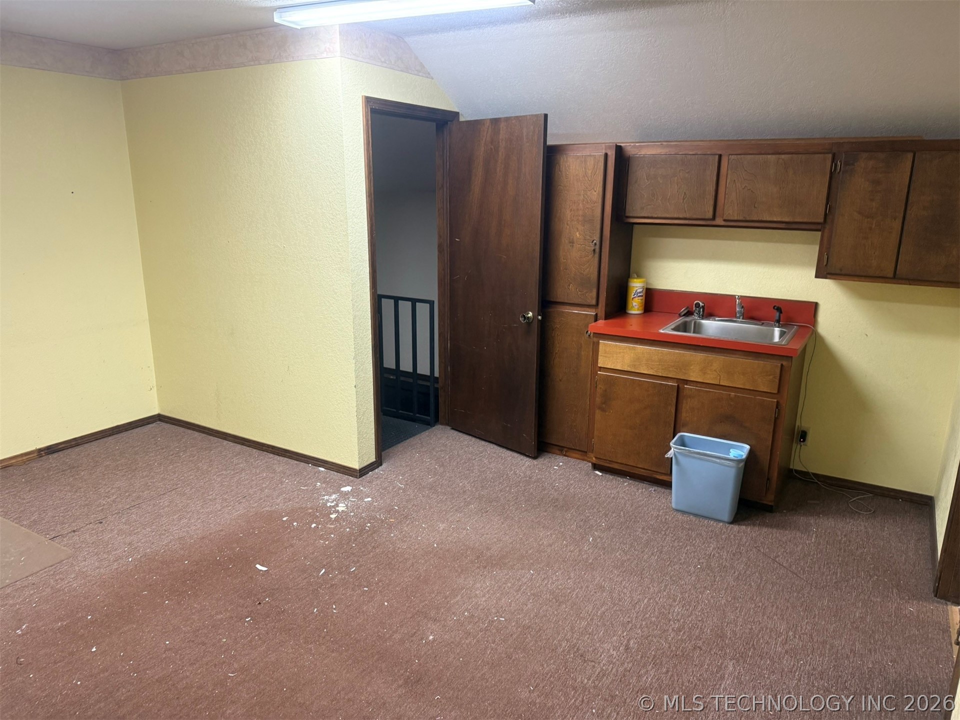 912 W Cedar Street Property Photo 32