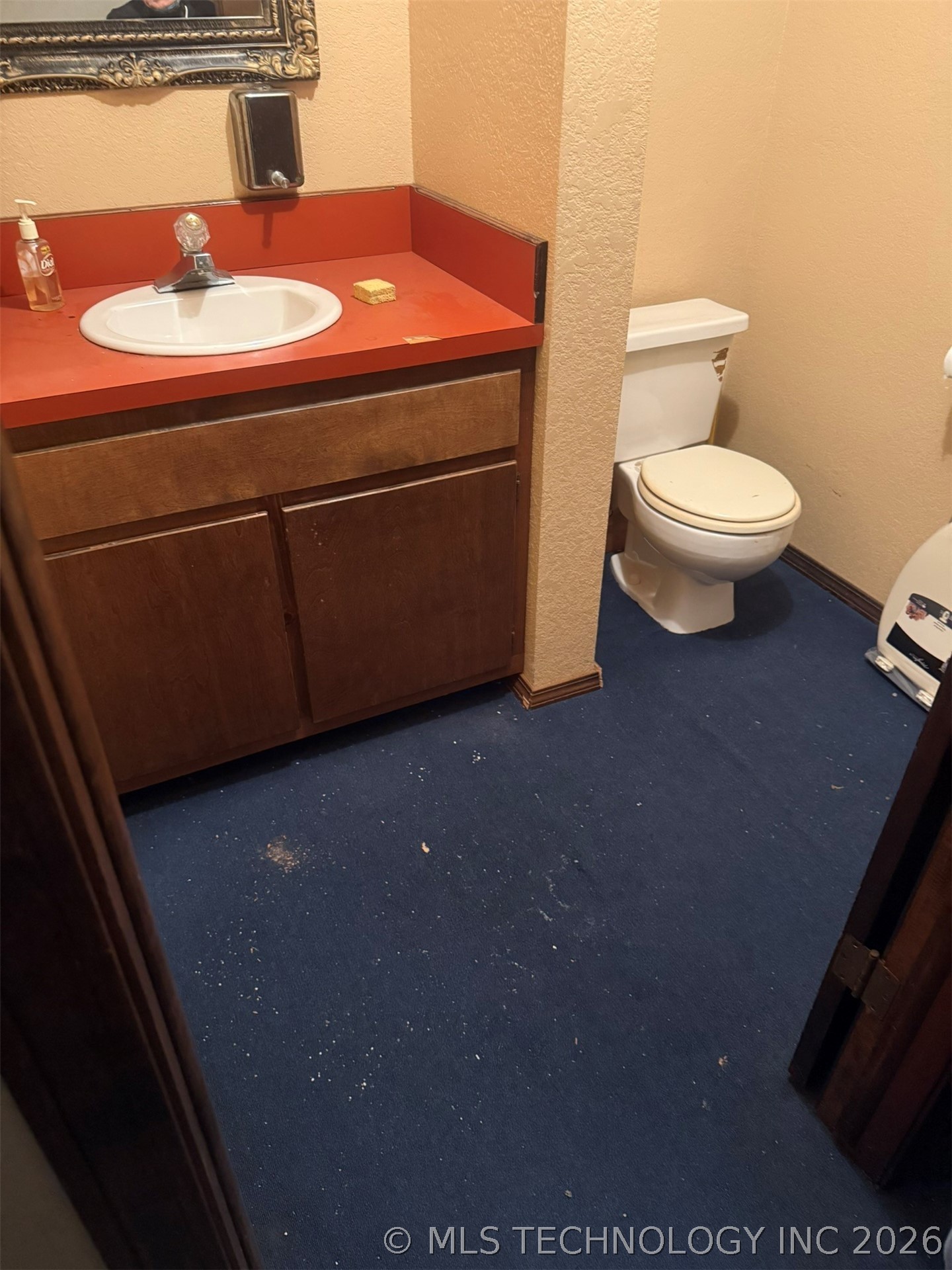 912 W Cedar Street Property Photo 37