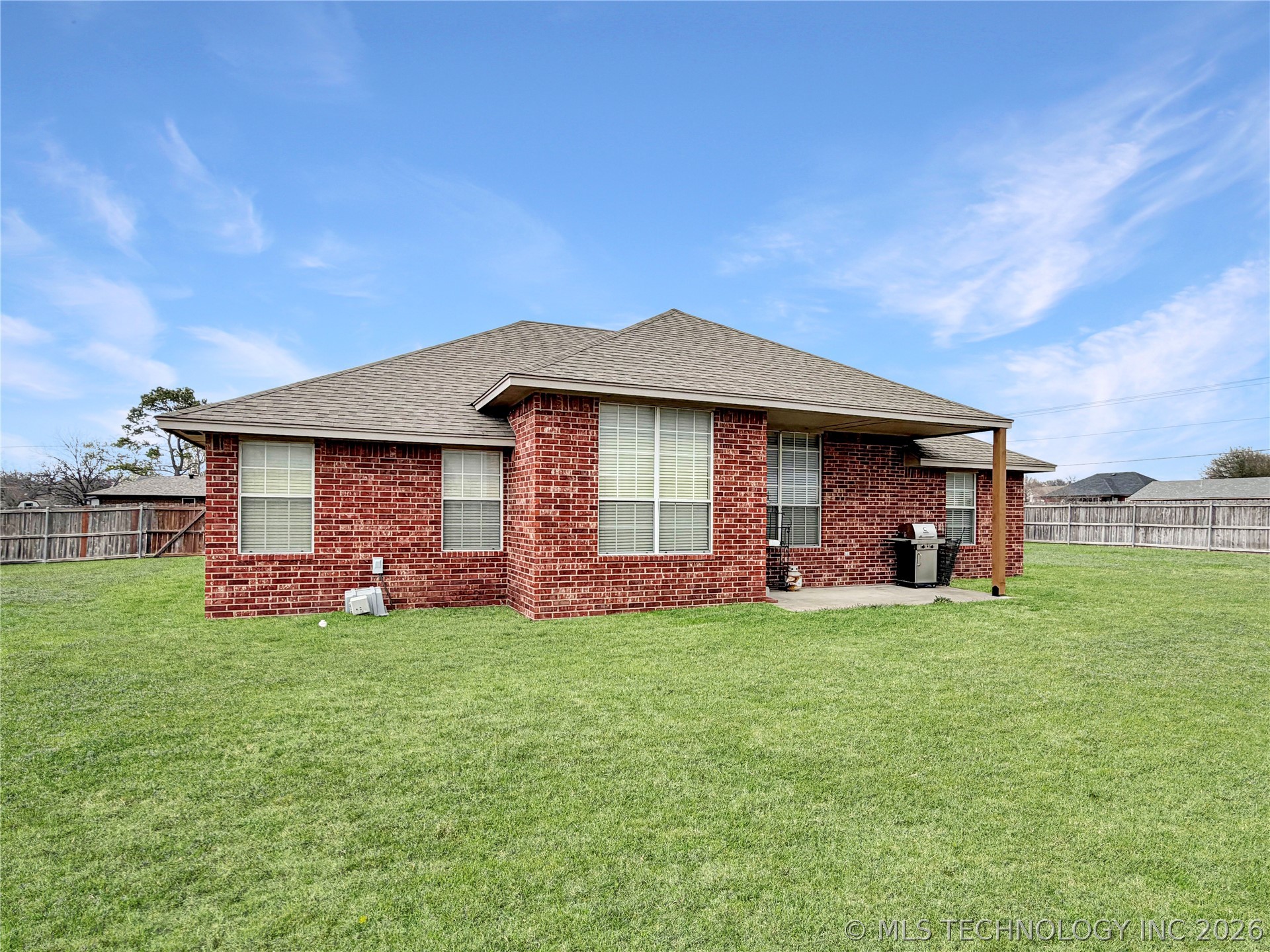 4316 Hedges Property Photo 6