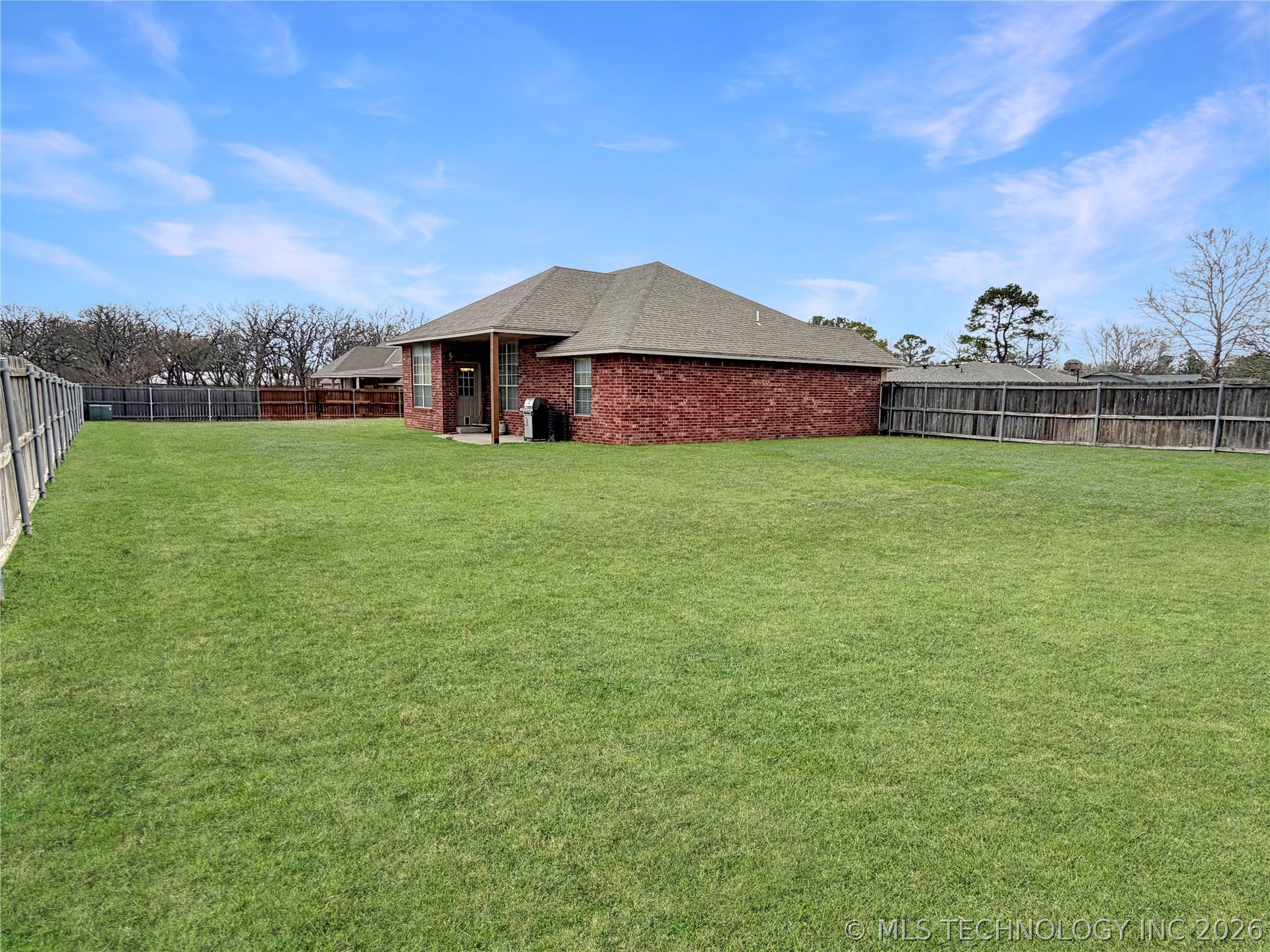 4316 Hedges Property Photo 7