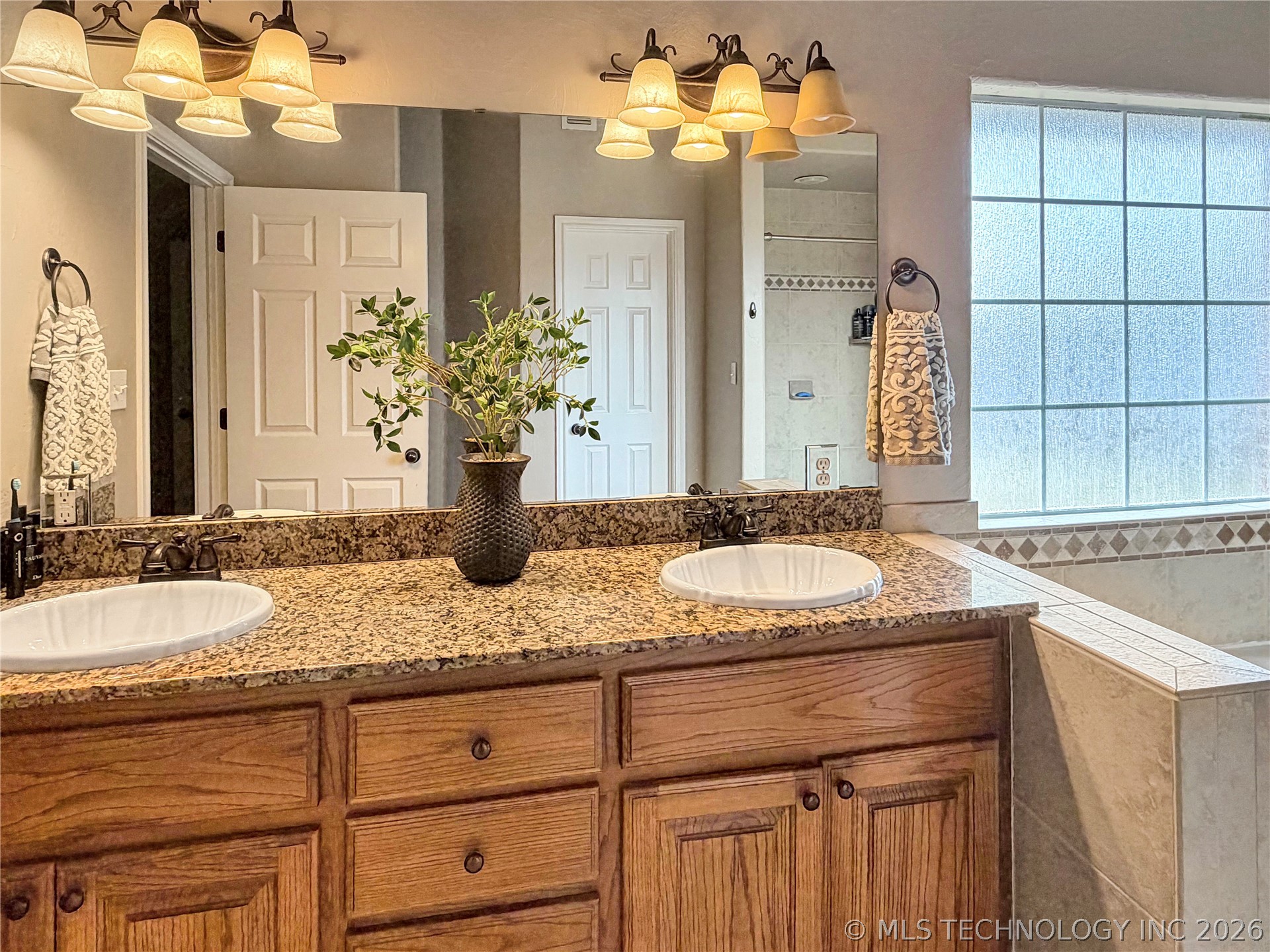 4316 Hedges Property Photo 19