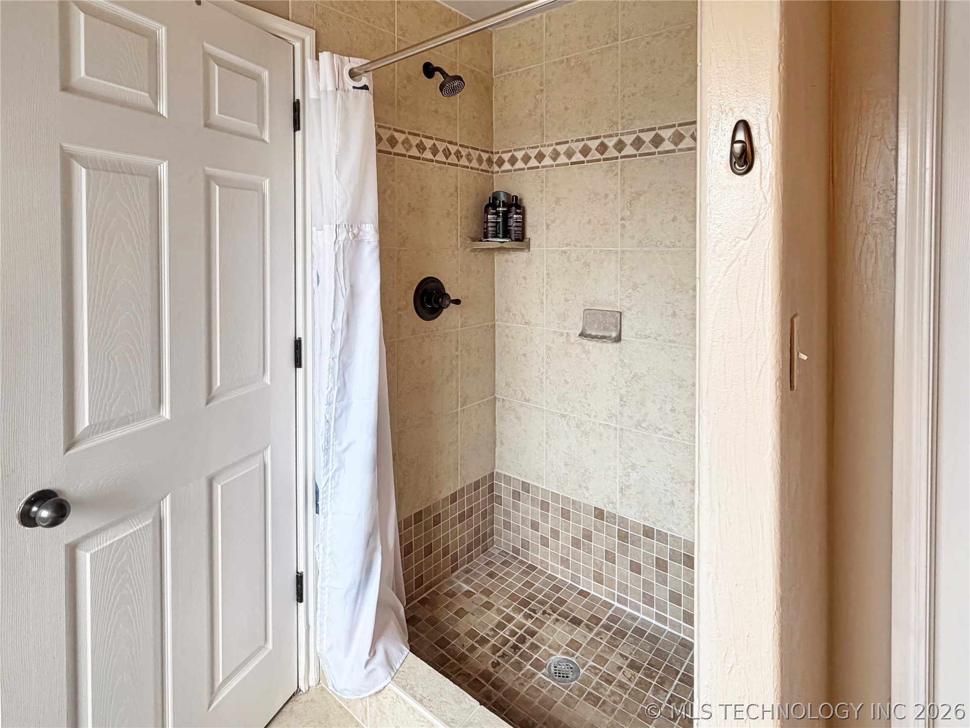 4316 Hedges Property Photo 20