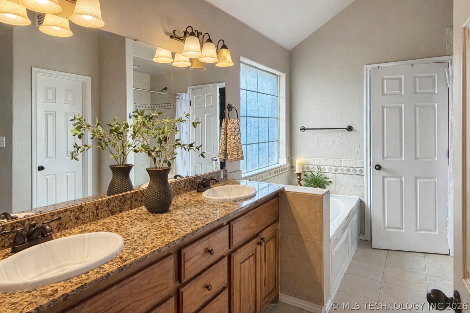 4316 Hedges Property Photo 25