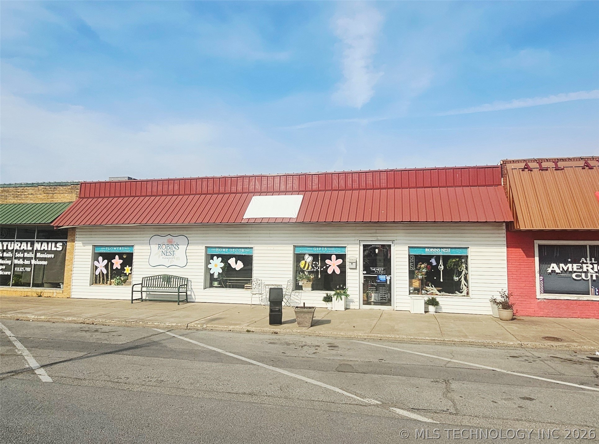 16 S Adair Street Property Photo 2