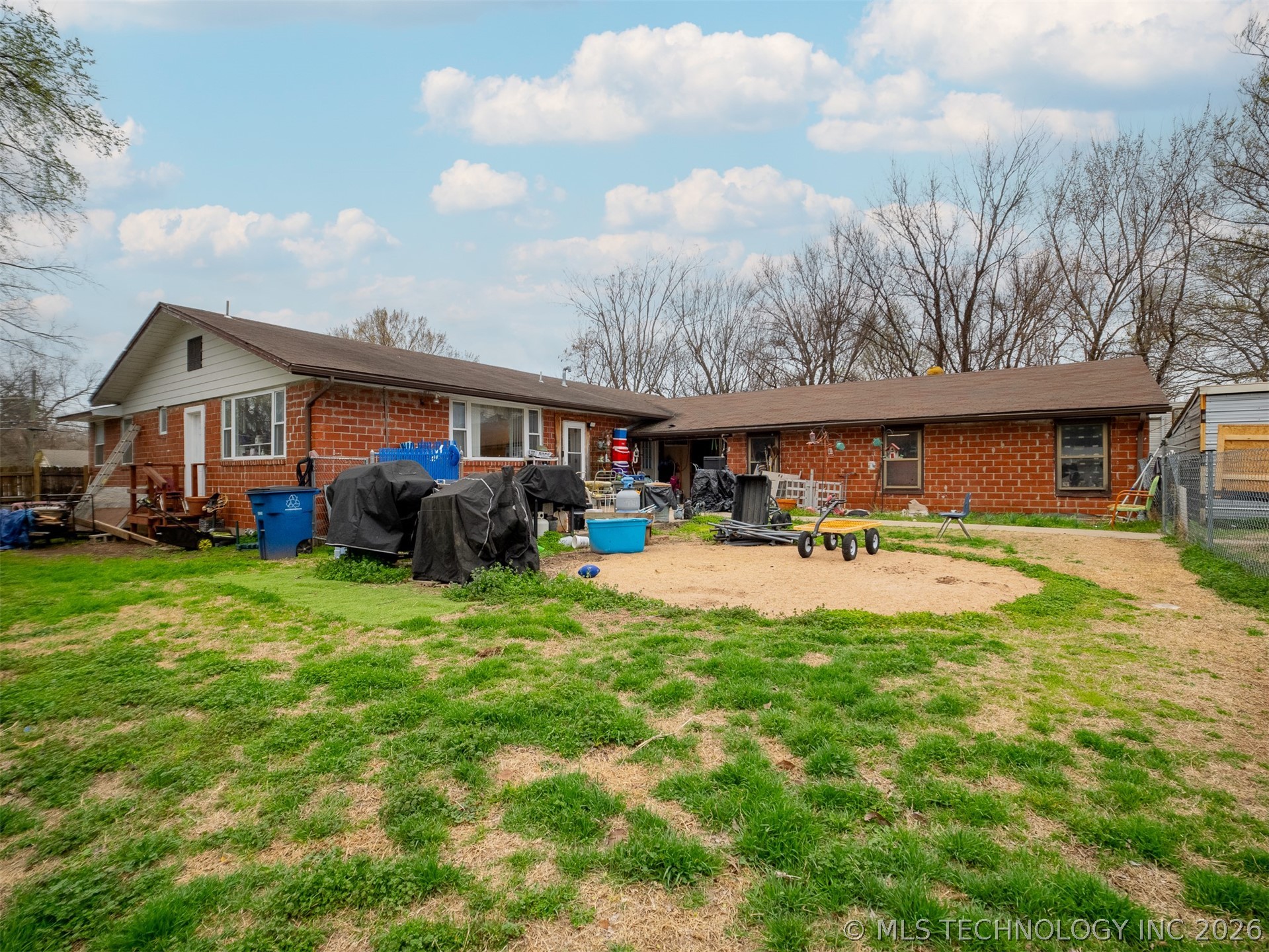 6123 W 8th Street Property Photo 2