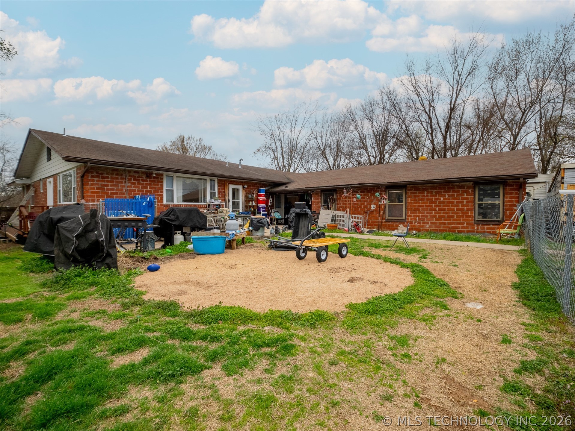 6123 W 8th Street Property Photo 4