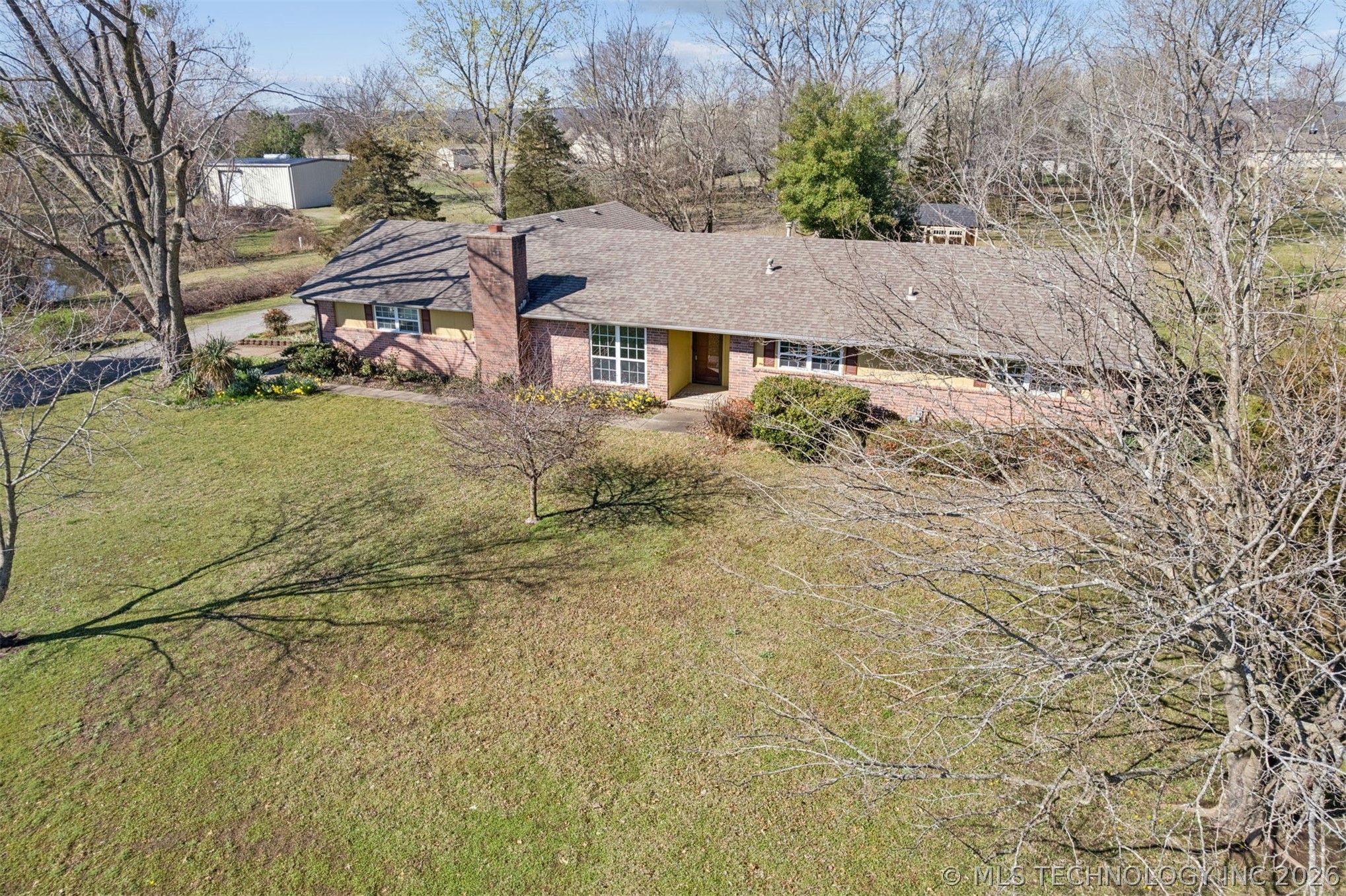 20936 S Valley West Drive Property Photo 2