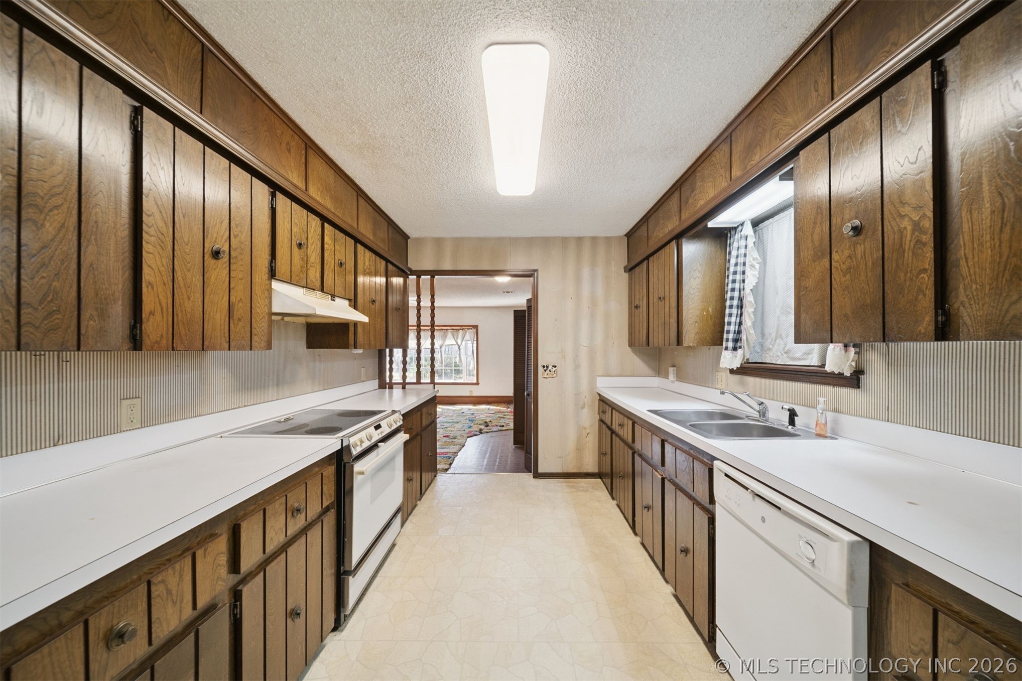 20936 S Valley West Drive Property Photo 19