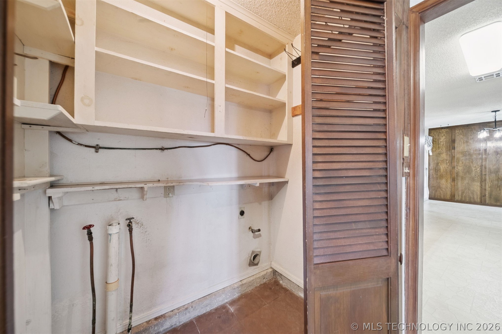 20936 S Valley West Drive Property Photo 24
