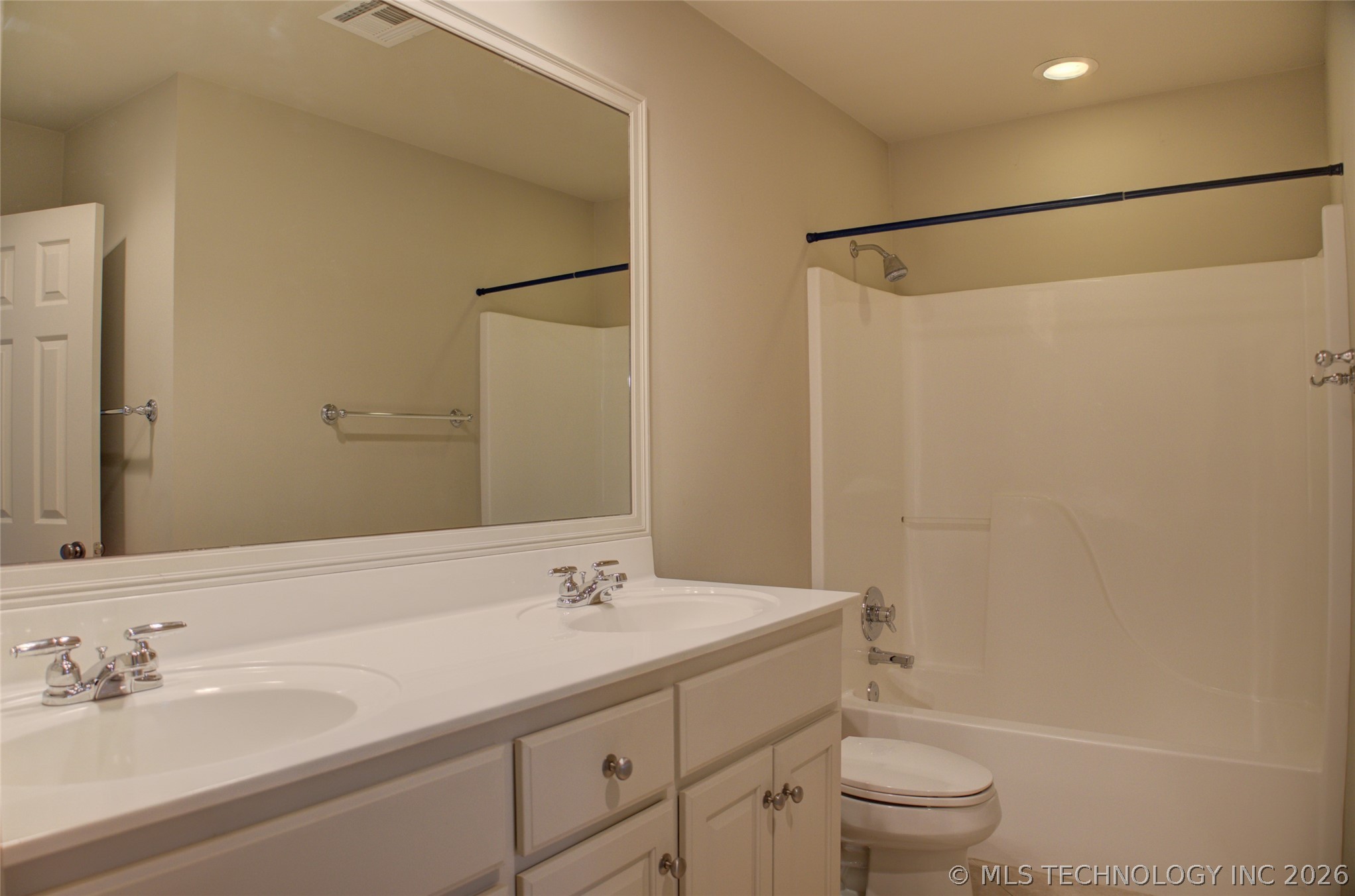 10905 S 89th East Avenue Property Photo 54