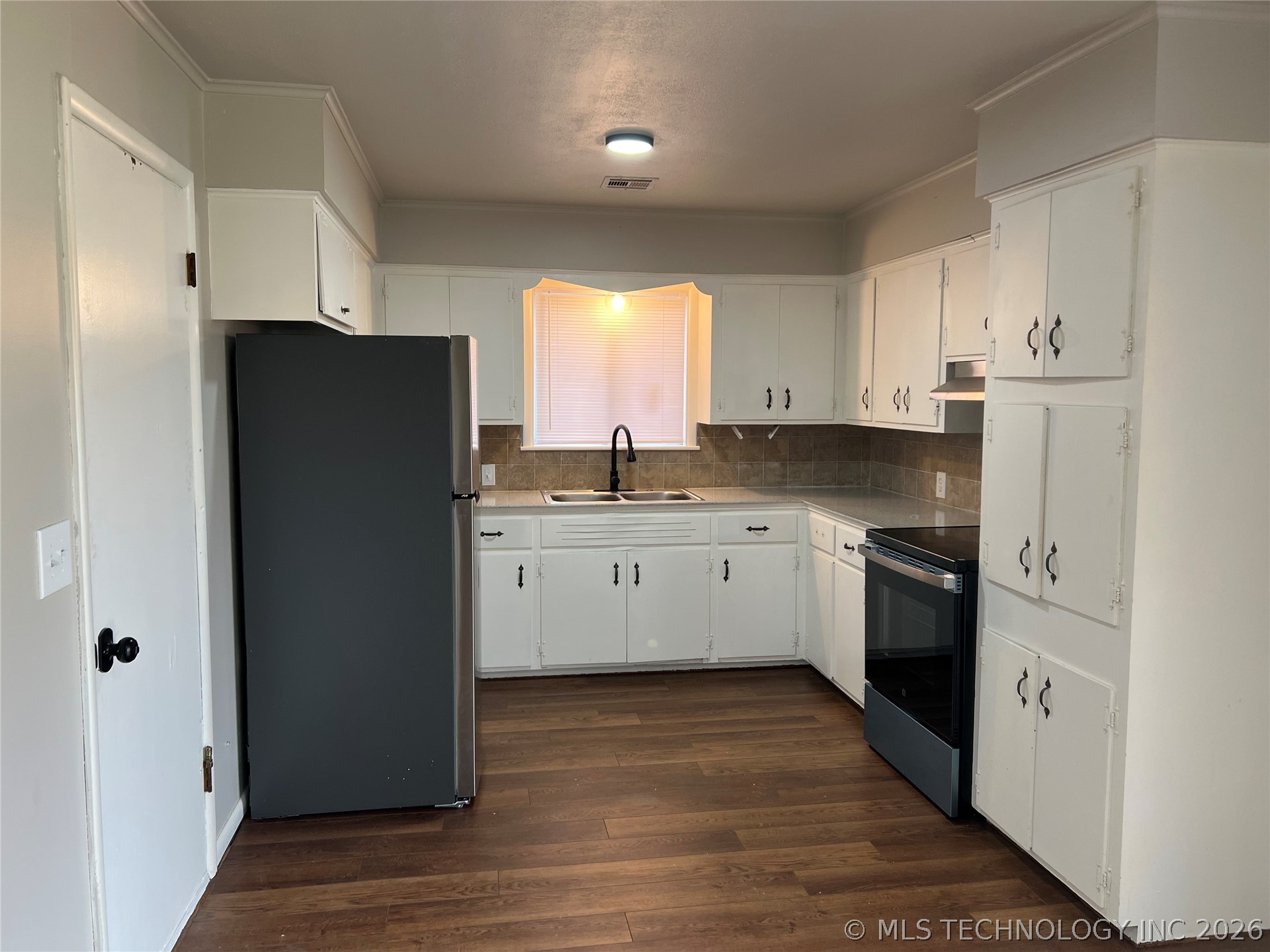 410 W Pittsburg Place Property Photo 2
