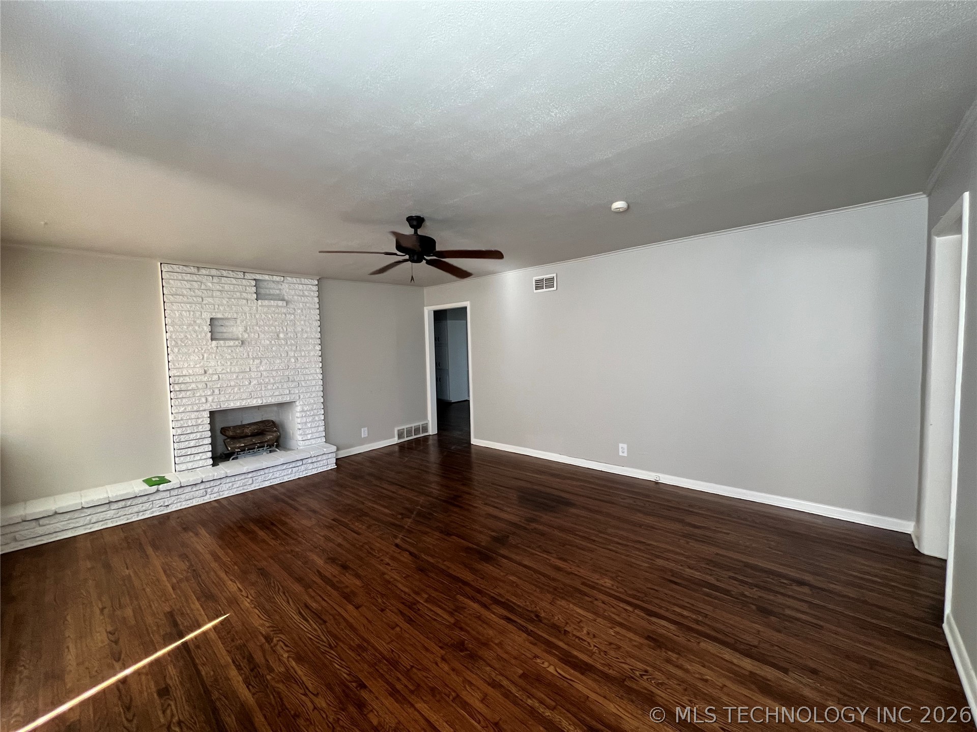 410 W Pittsburg Place Property Photo 5