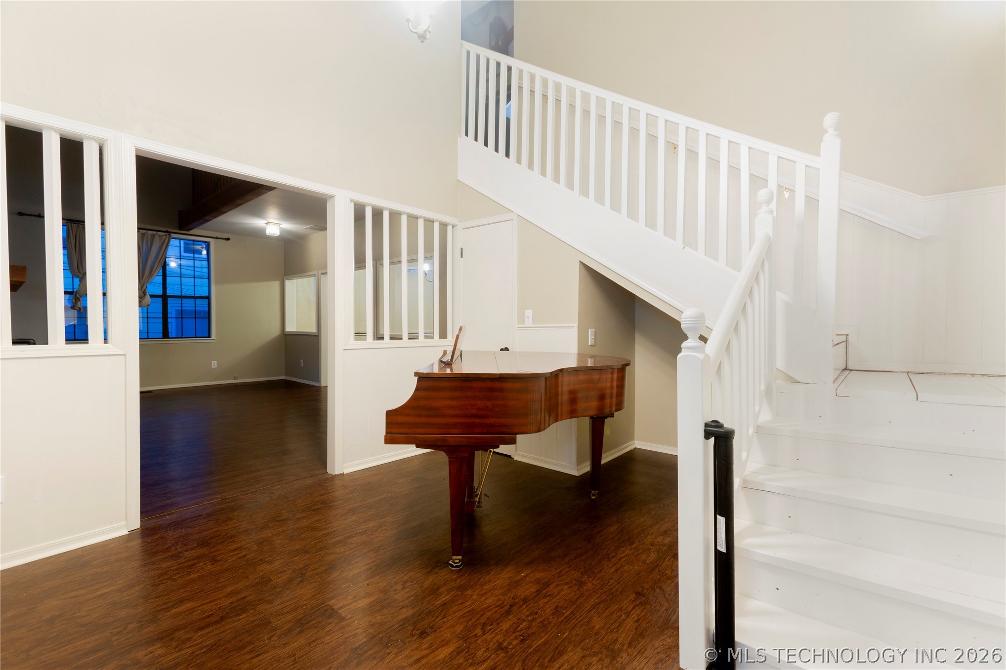 211 N State Street Property Photo 3
