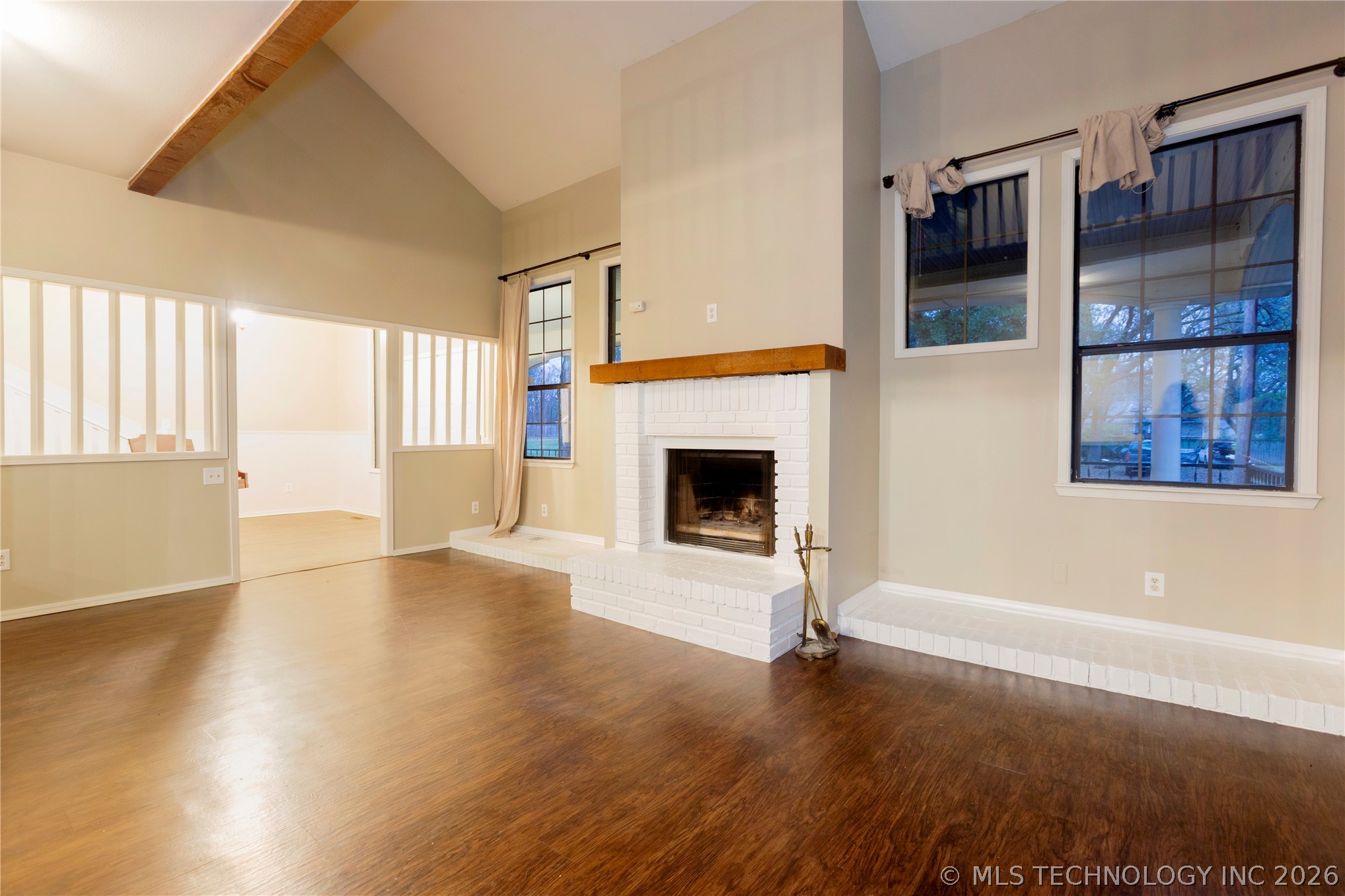 211 N State Street Property Photo 9