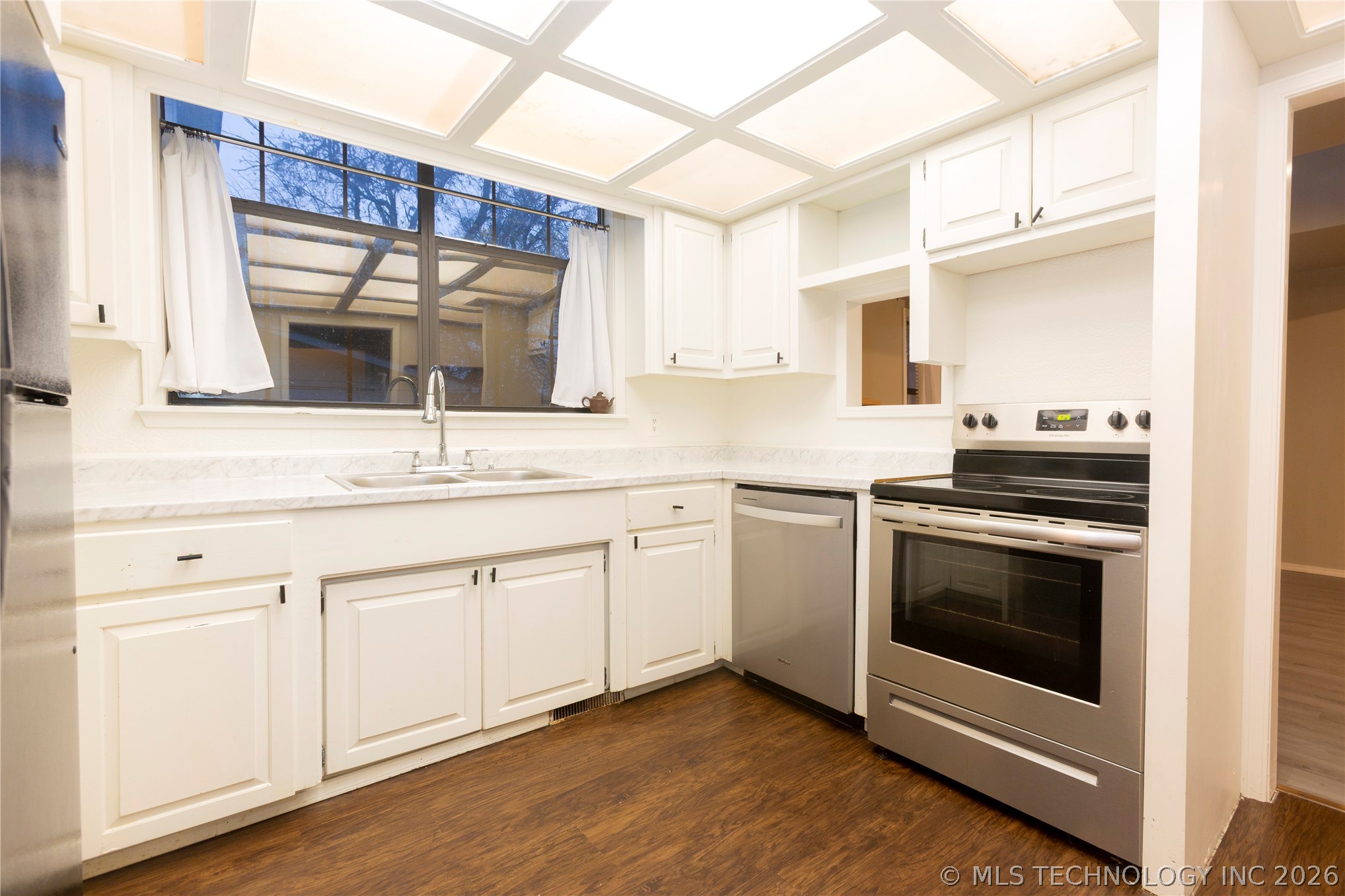 211 N State Street Property Photo 12
