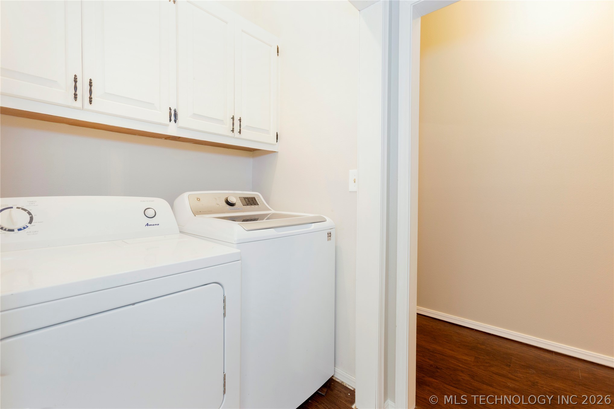 211 N State Street Property Photo 15