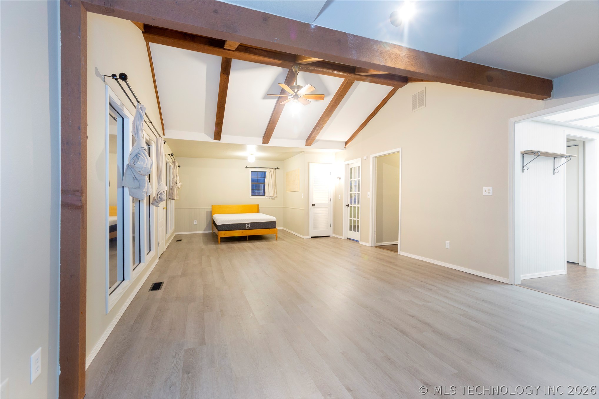 211 N State Street Property Photo 17