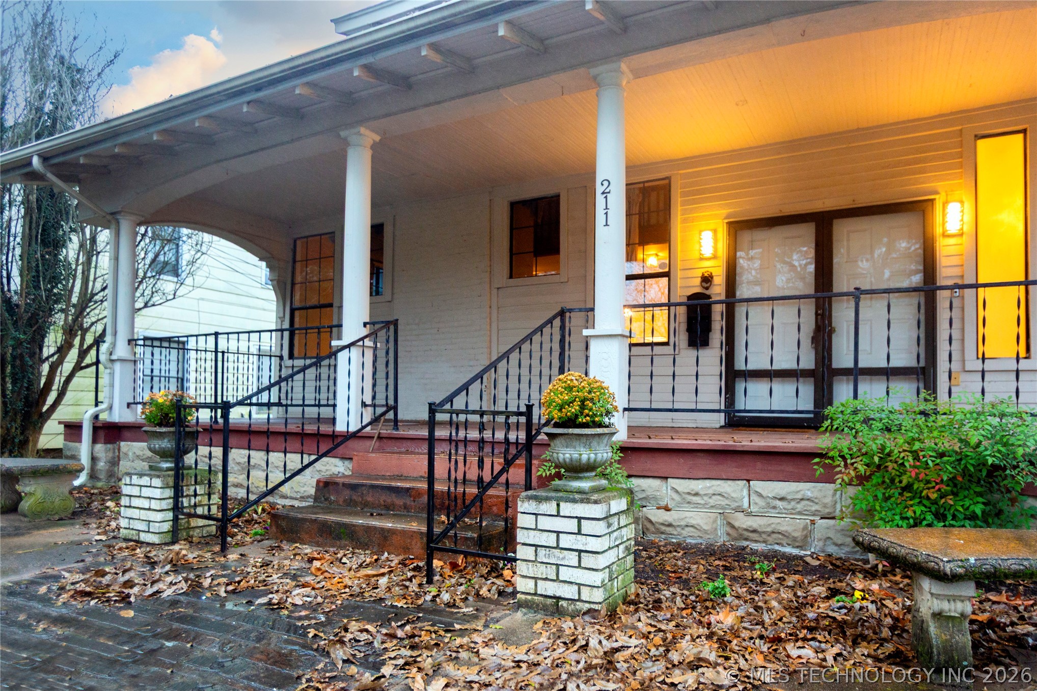 211 N State Street Property Photo 49
