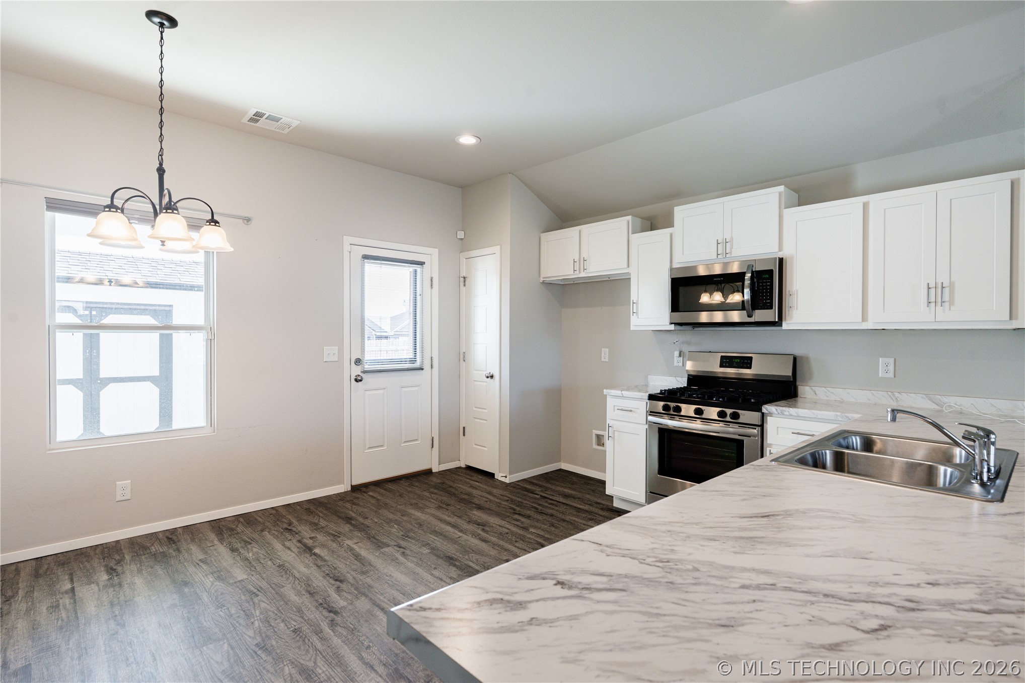 10715 N 101 East Court E Property Photo 27