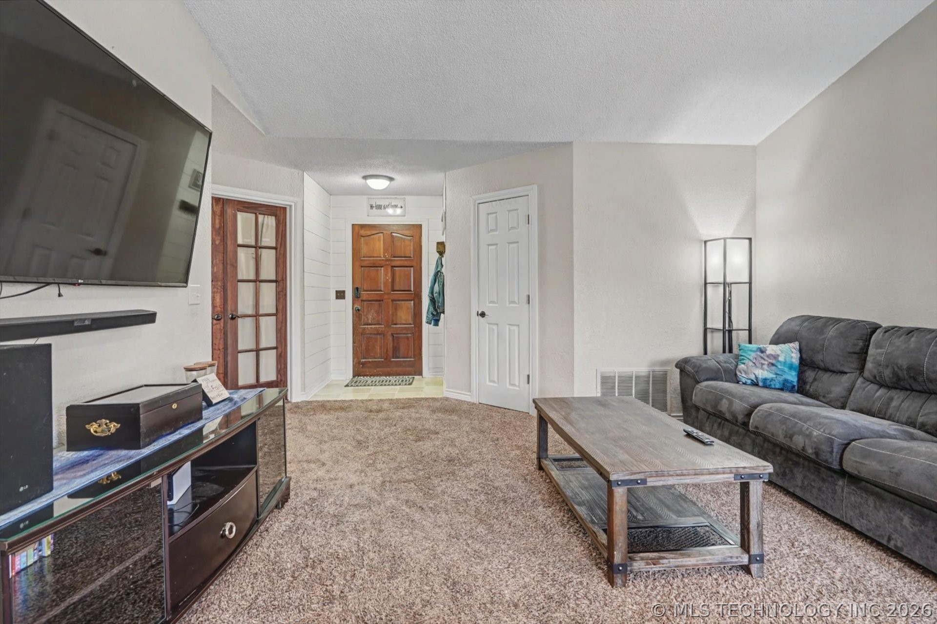3809 S Poplar Avenue Property Photo 8
