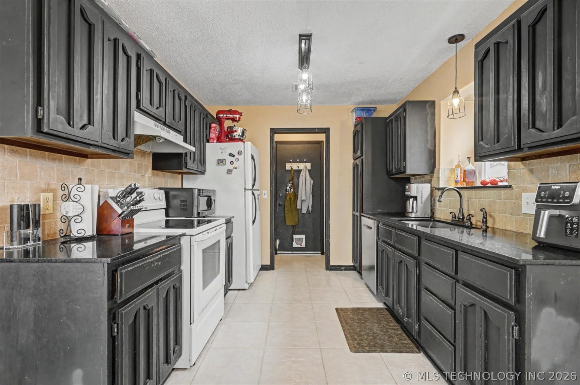 3809 S Poplar Avenue Property Photo 13
