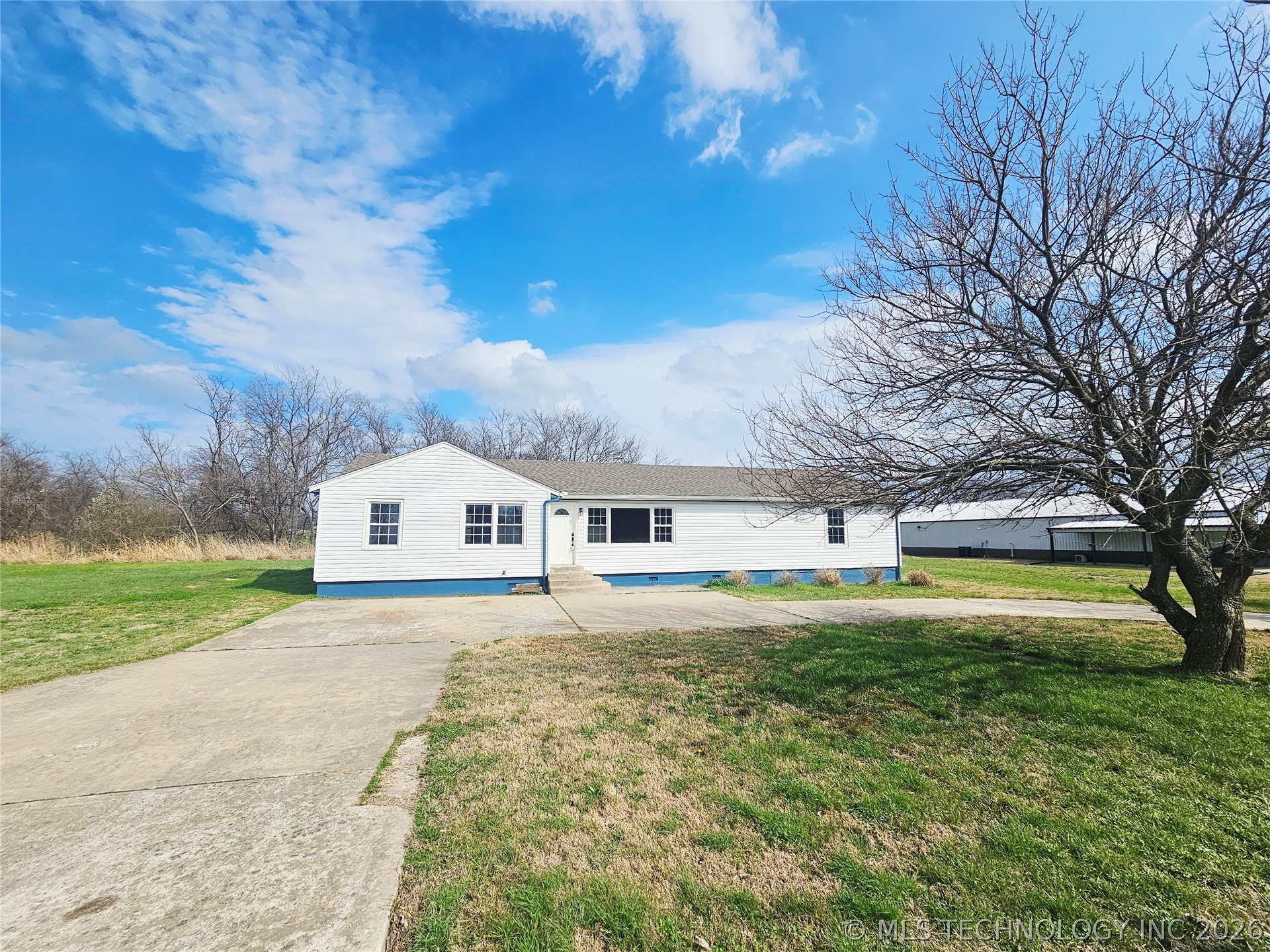 19271 S 4079 Road Property Photo 1