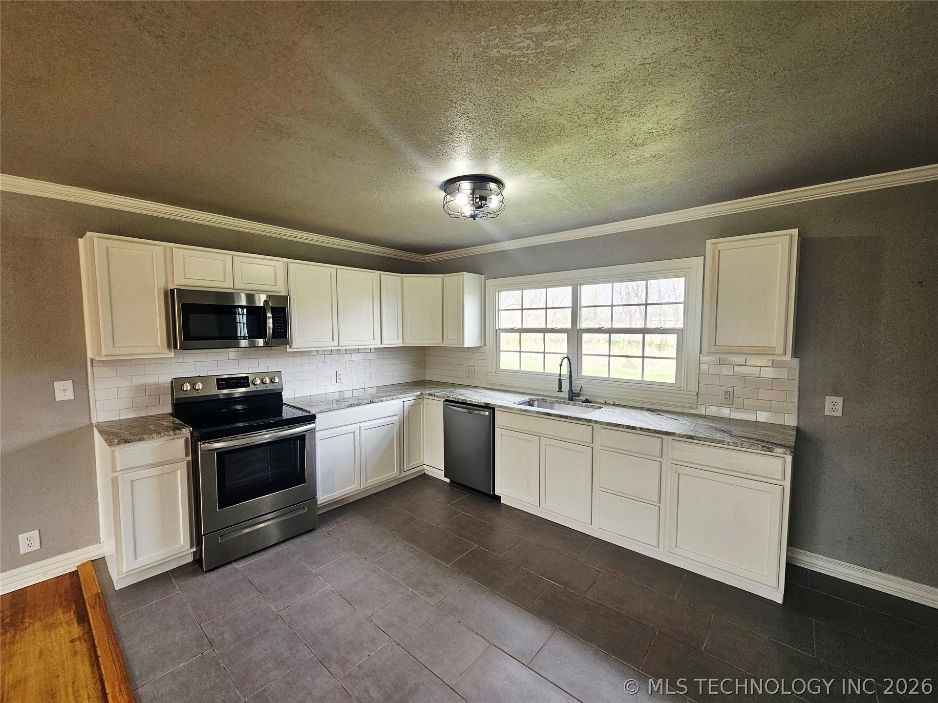 19271 S 4079 Road Property Photo 4