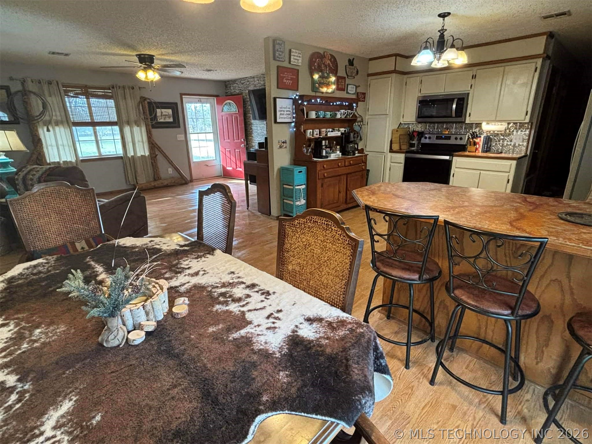3876 S Blackberry Lane Property Photo 4