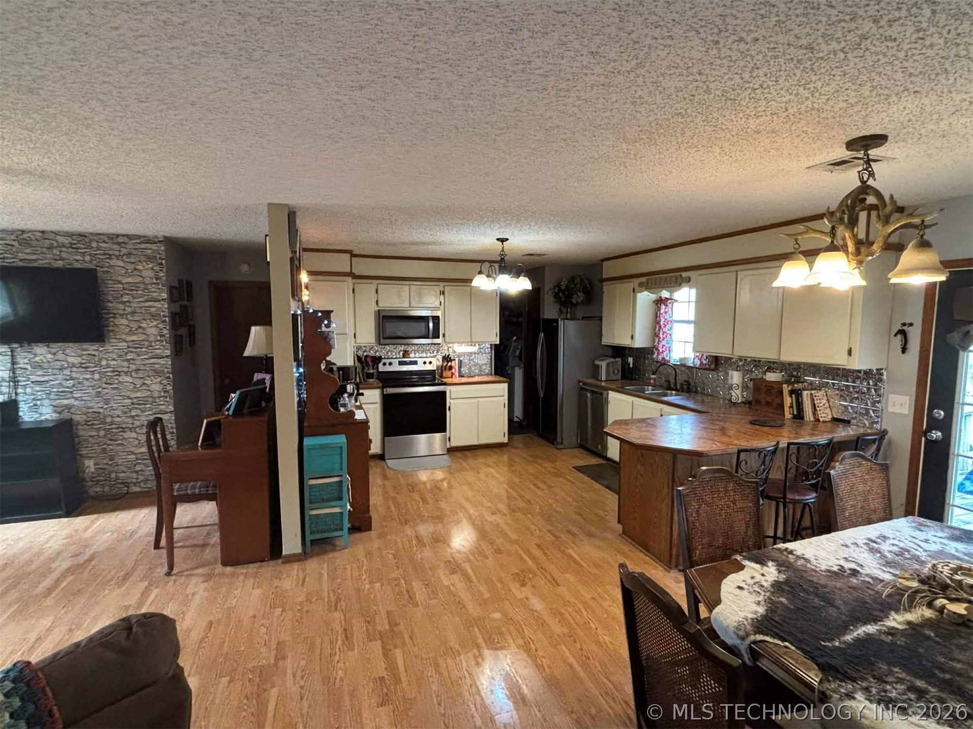 3876 S Blackberry Lane Property Photo 8