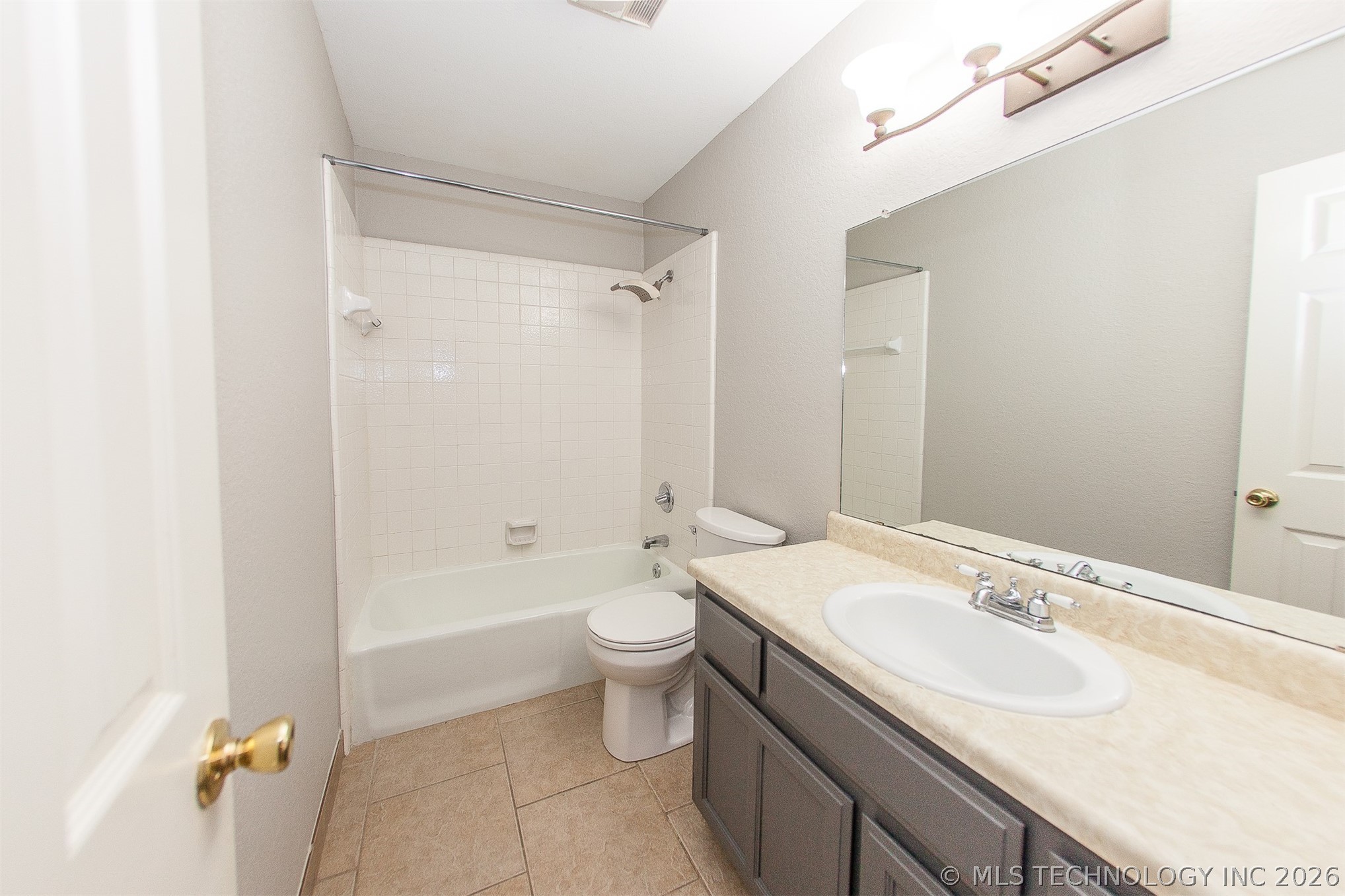8923 N 119th East Avenue Property Photo 10