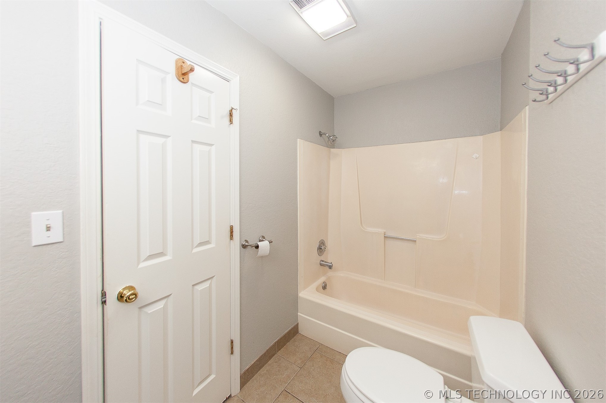 8923 N 119th East Avenue Property Photo 16