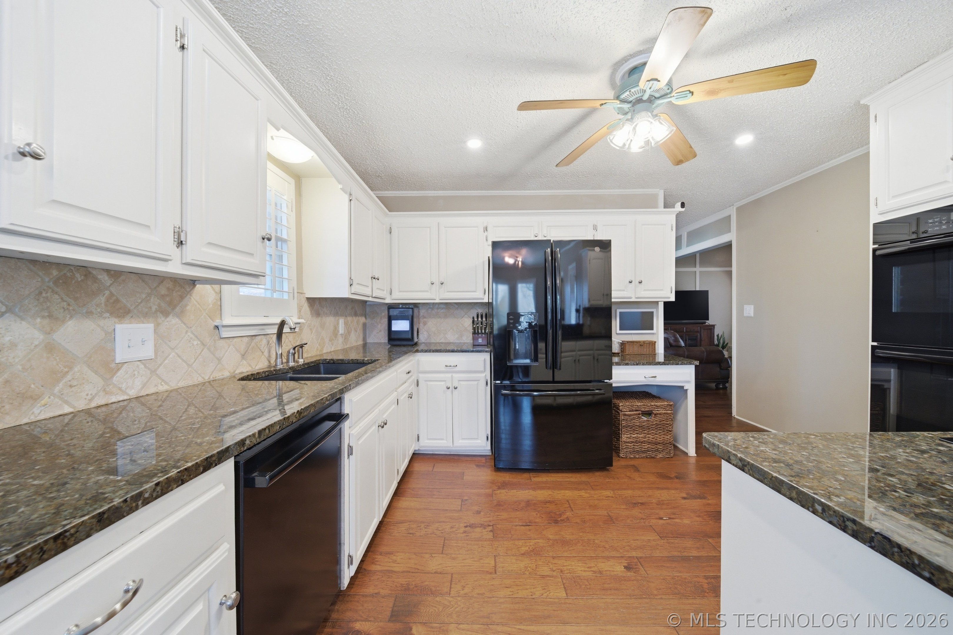 7135 S Columbia Avenue Property Photo 17