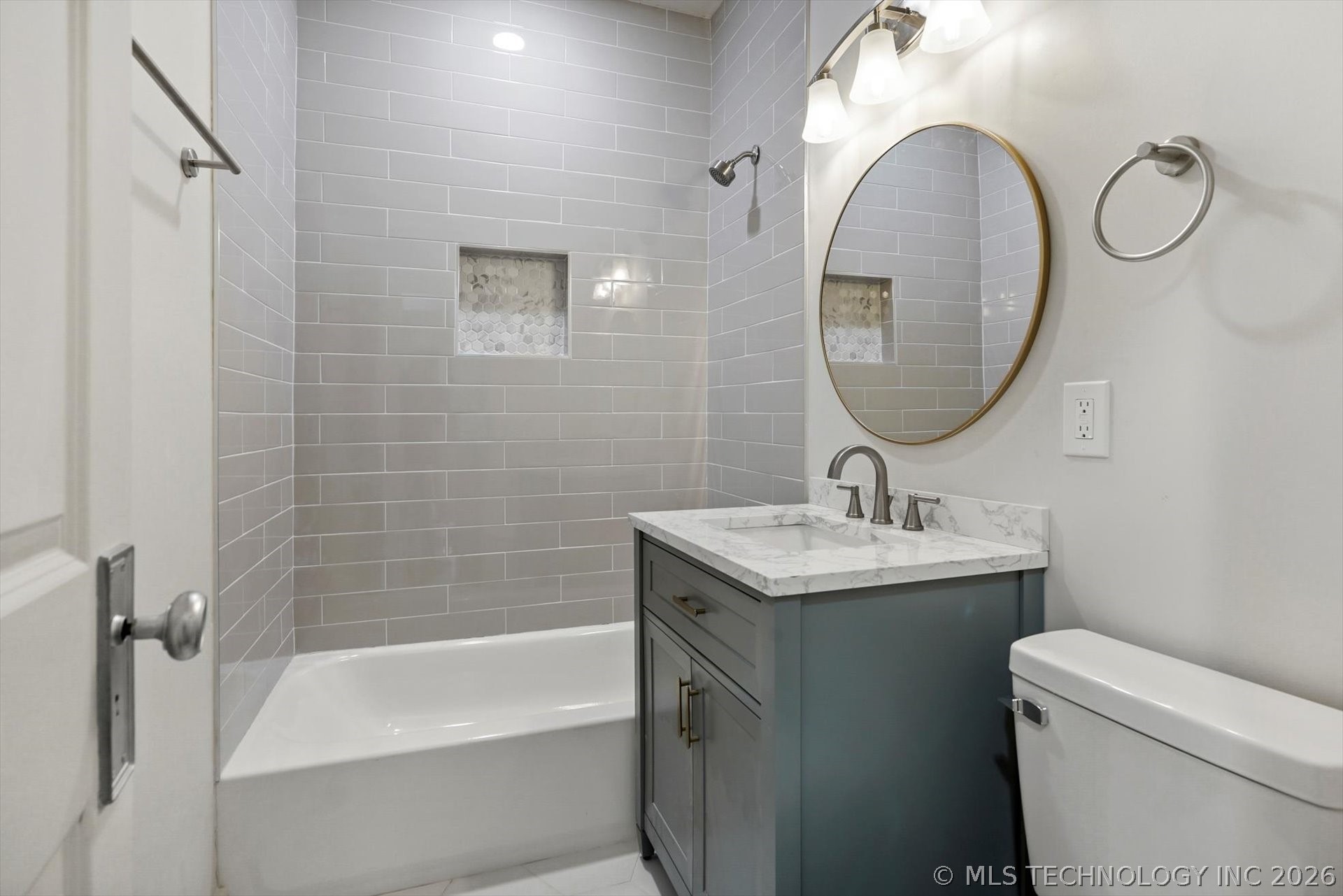 2617 E 10th Street Property Photo 26