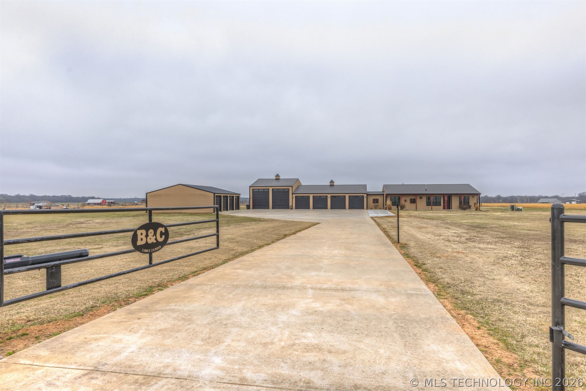 23800 E 720 Road Property Photo 2