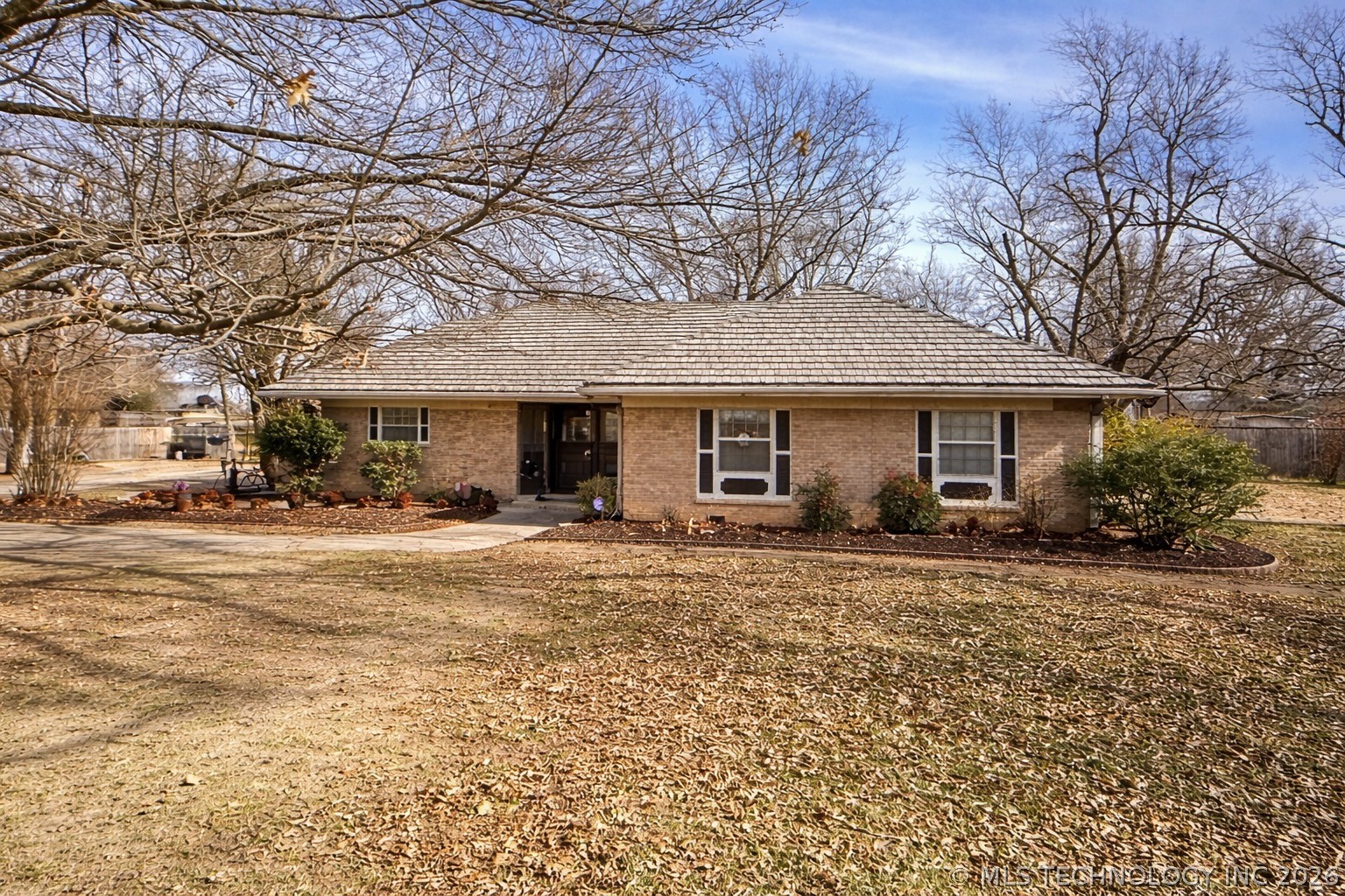 810 S Wood Avenue Property Photo 1