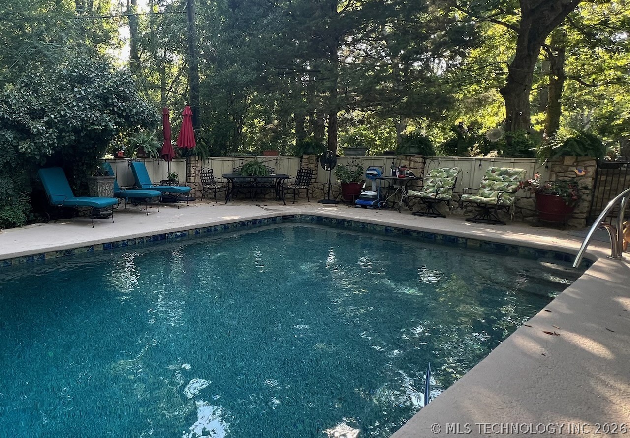 4224 E 74th Street Property Photo 6