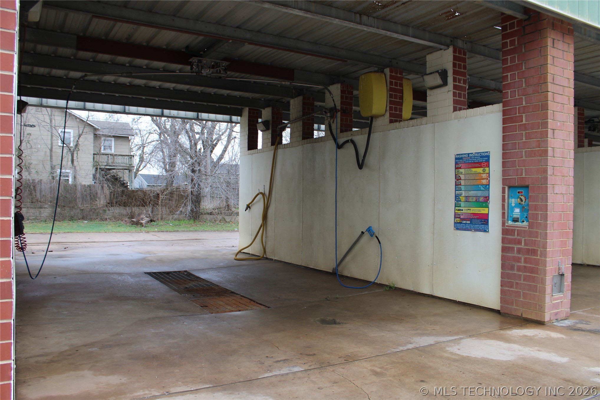 1806 W Broadway Street Property Photo 11