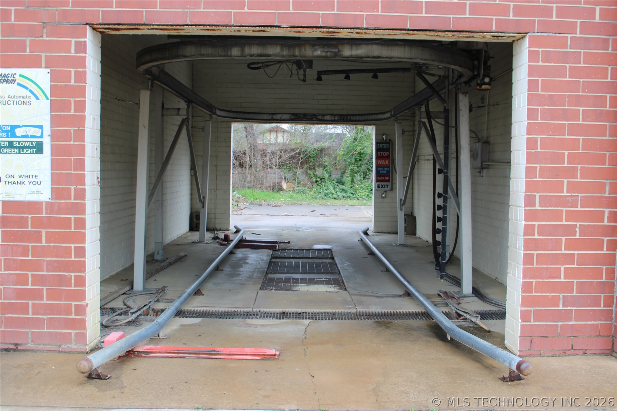 1806 W Broadway Street Property Photo 13