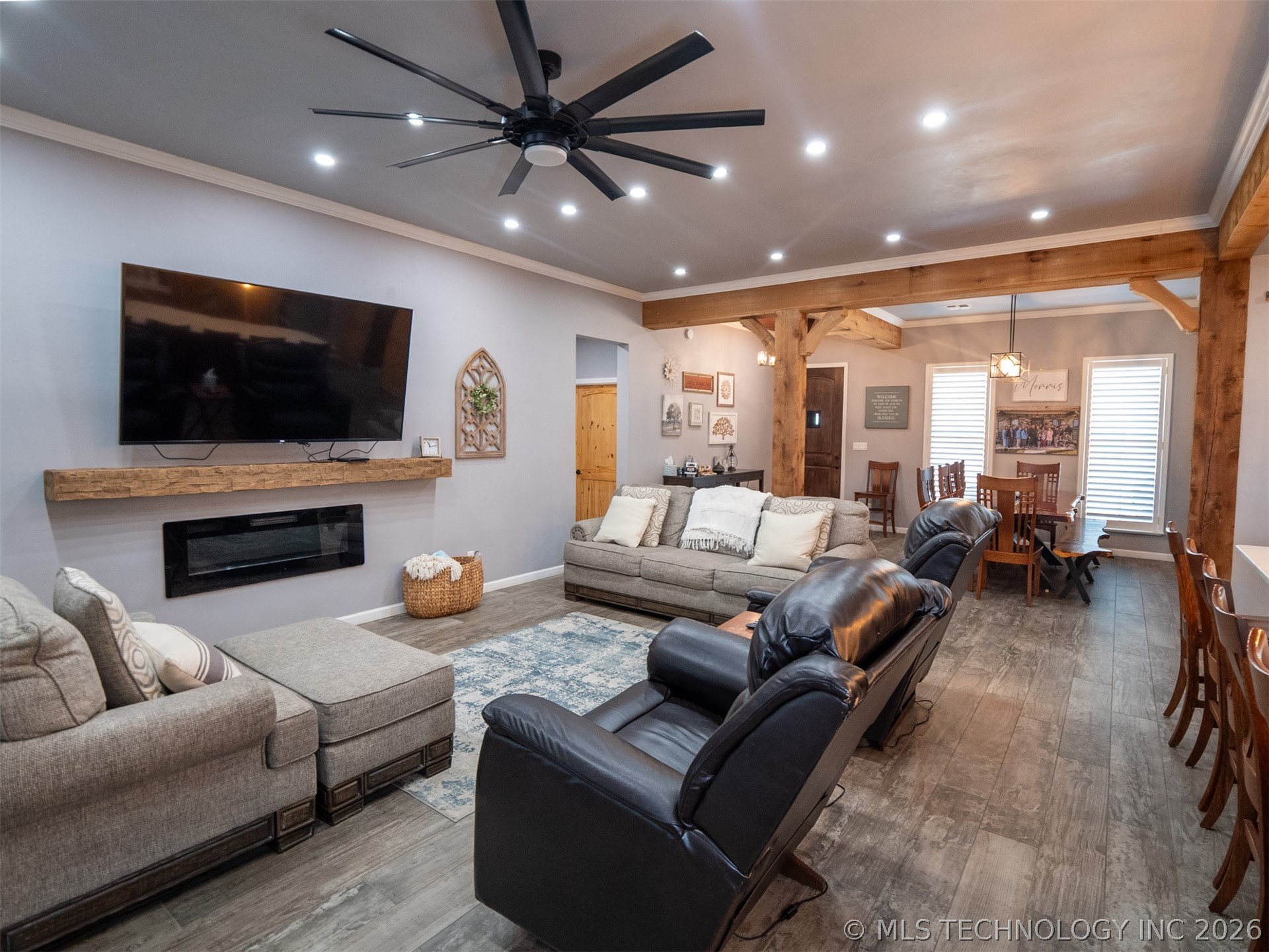 2724 Lark Road Property Photo 6