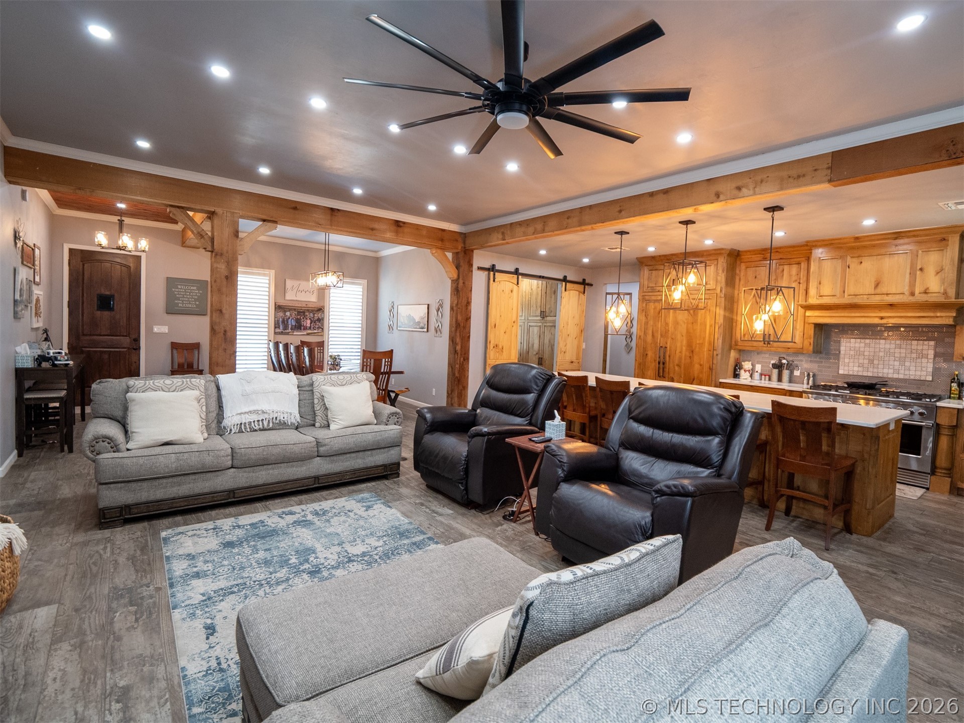 2724 Lark Road Property Photo 7