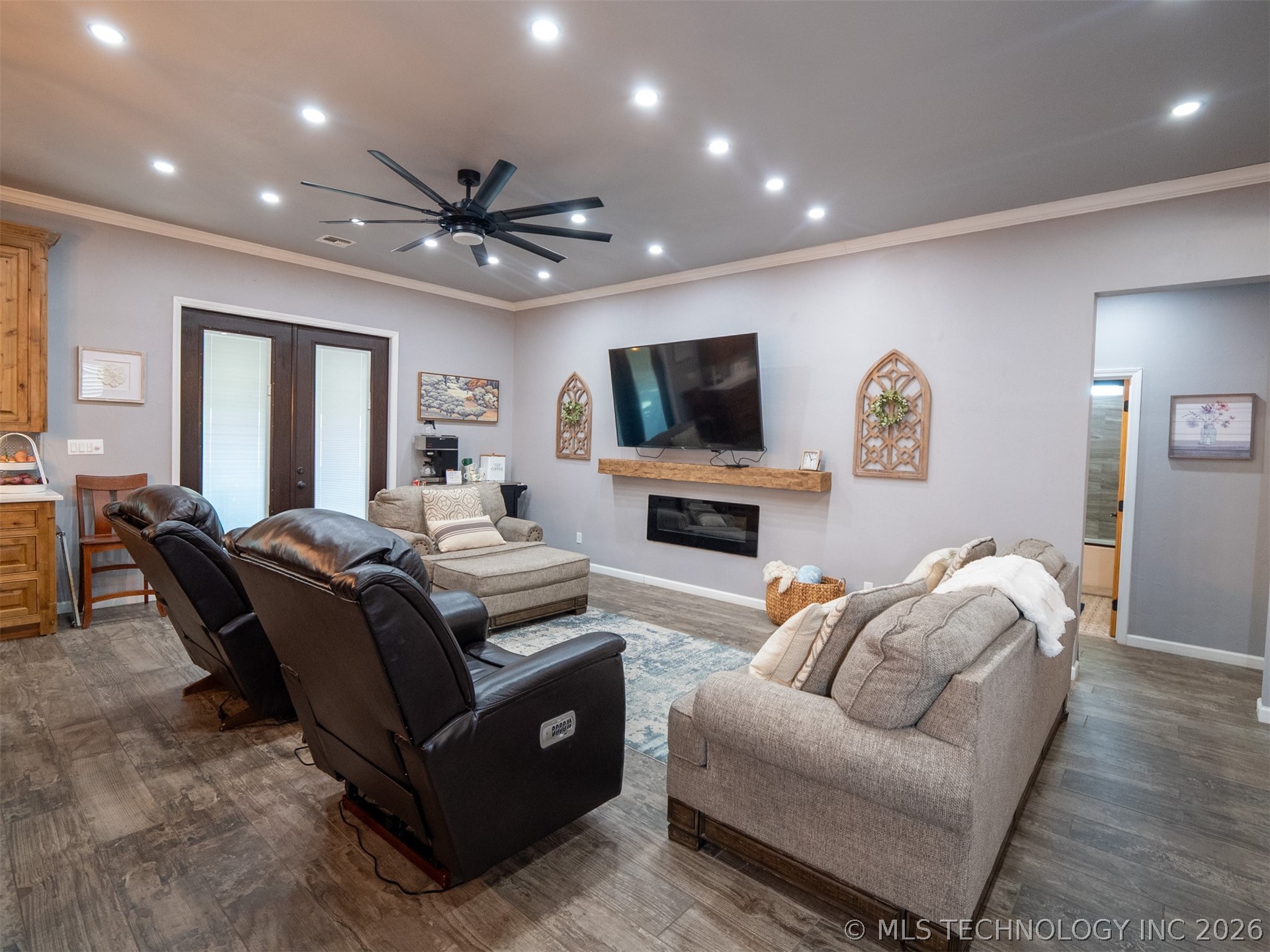 2724 Lark Road Property Photo 9