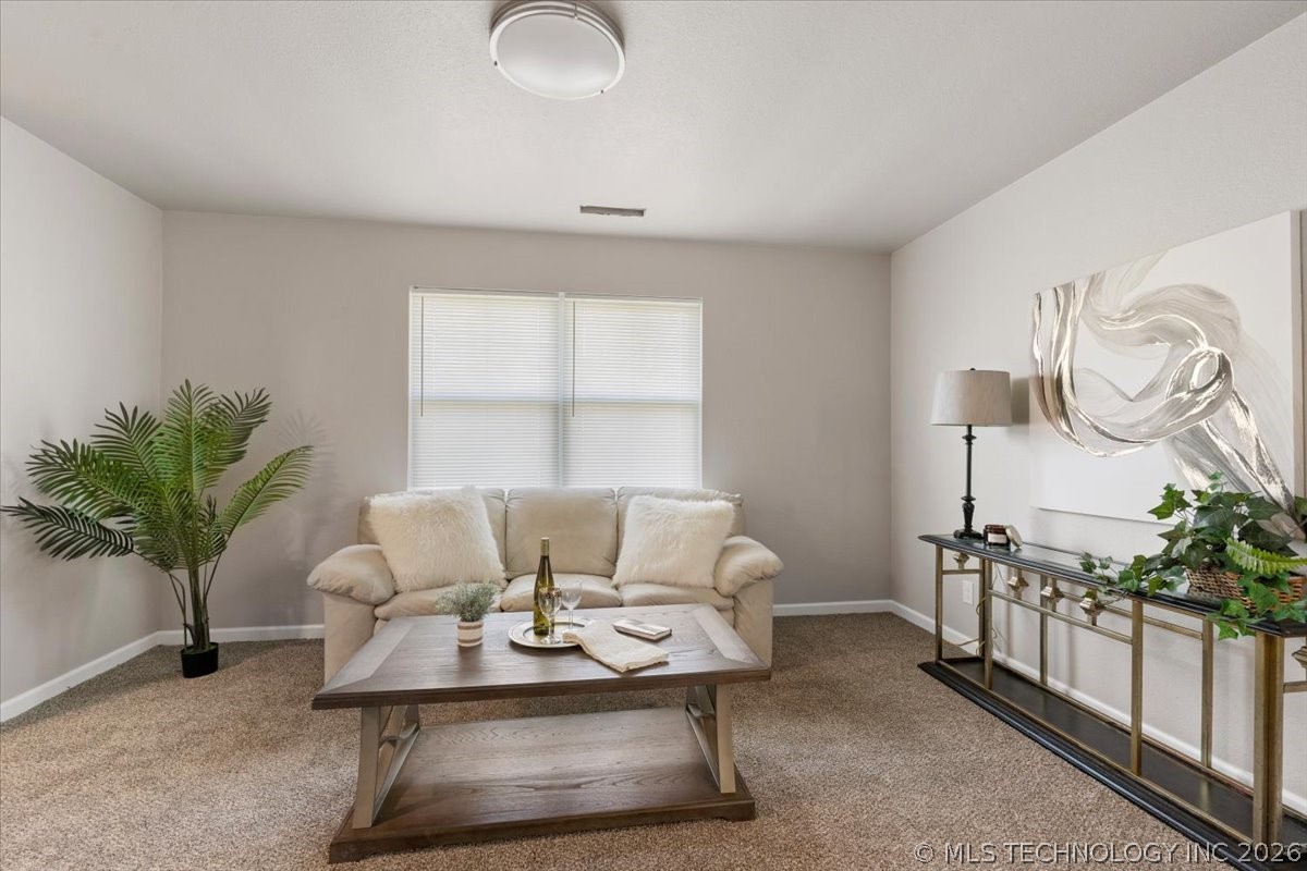 2527 S 110th East Avenue Property Photo 8