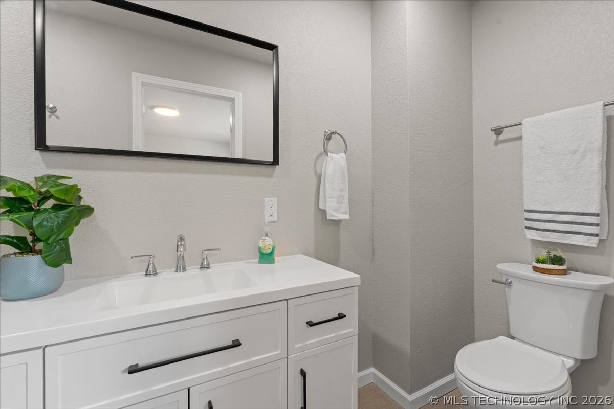 2527 S 110th East Avenue Property Photo 22