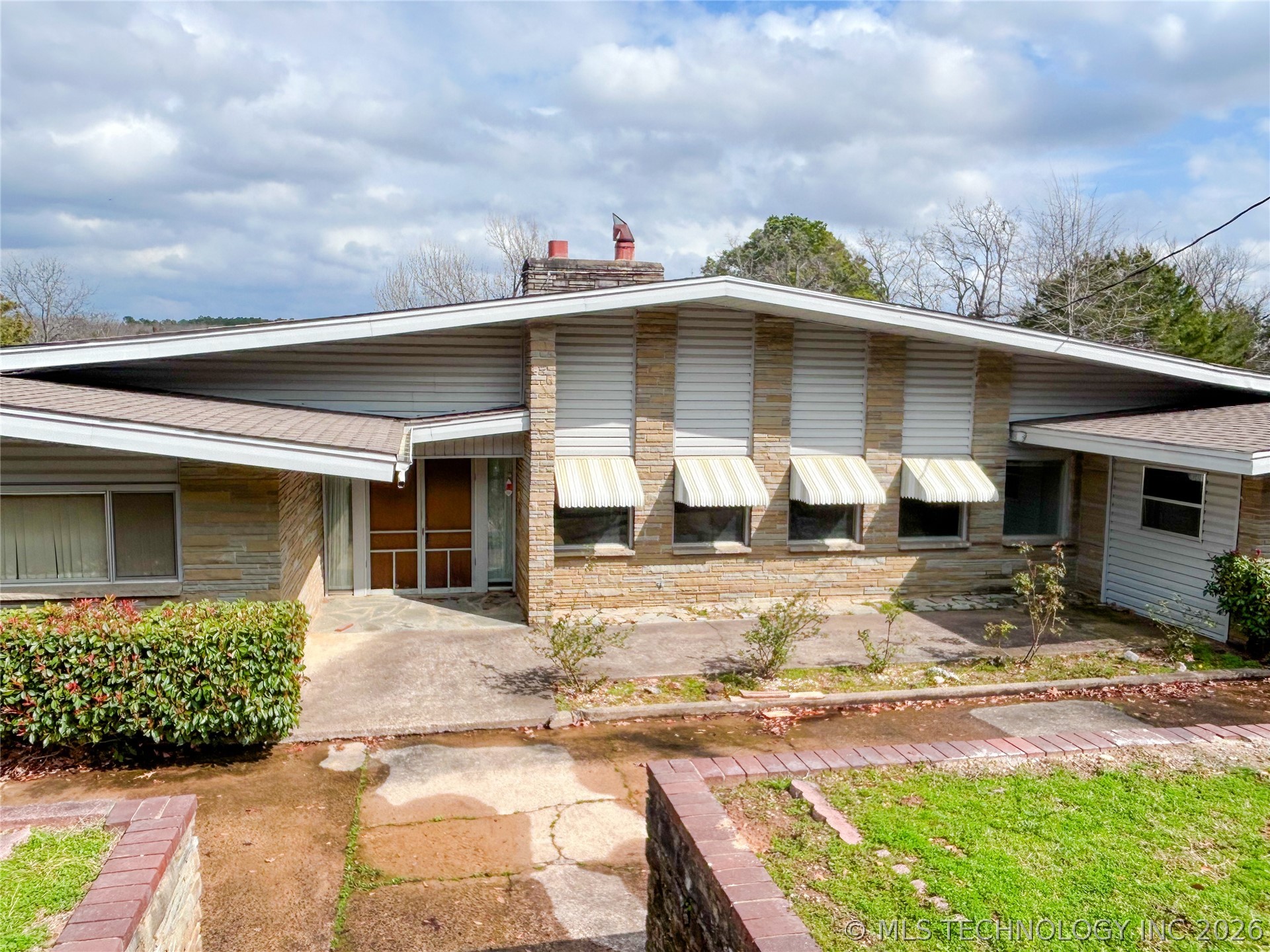 222 E Bk 705 Road Property Photo 6