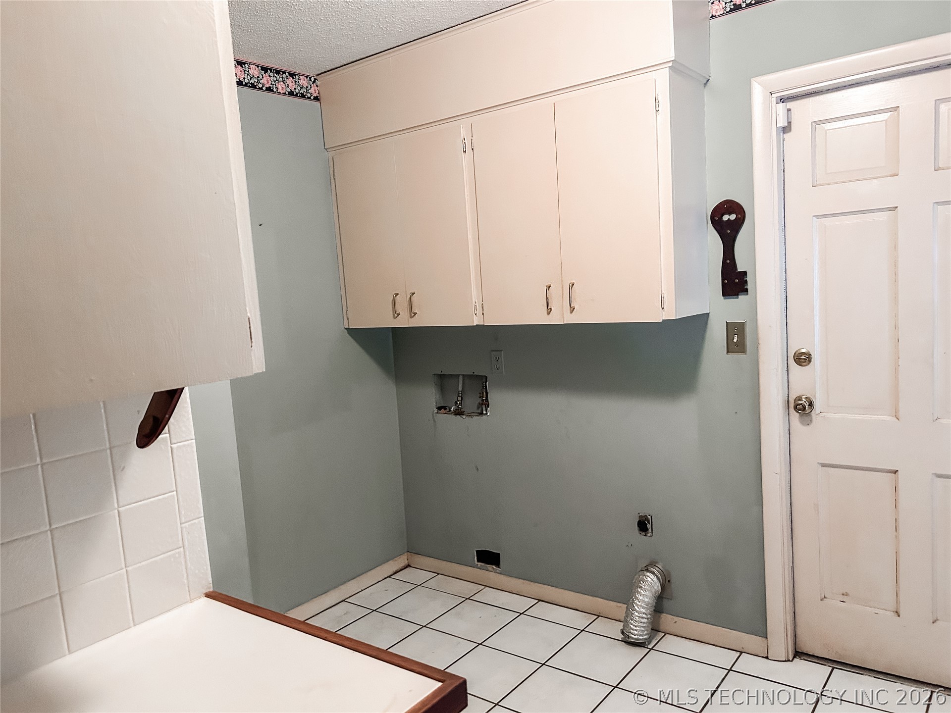 222 E Bk 705 Road Property Photo 16
